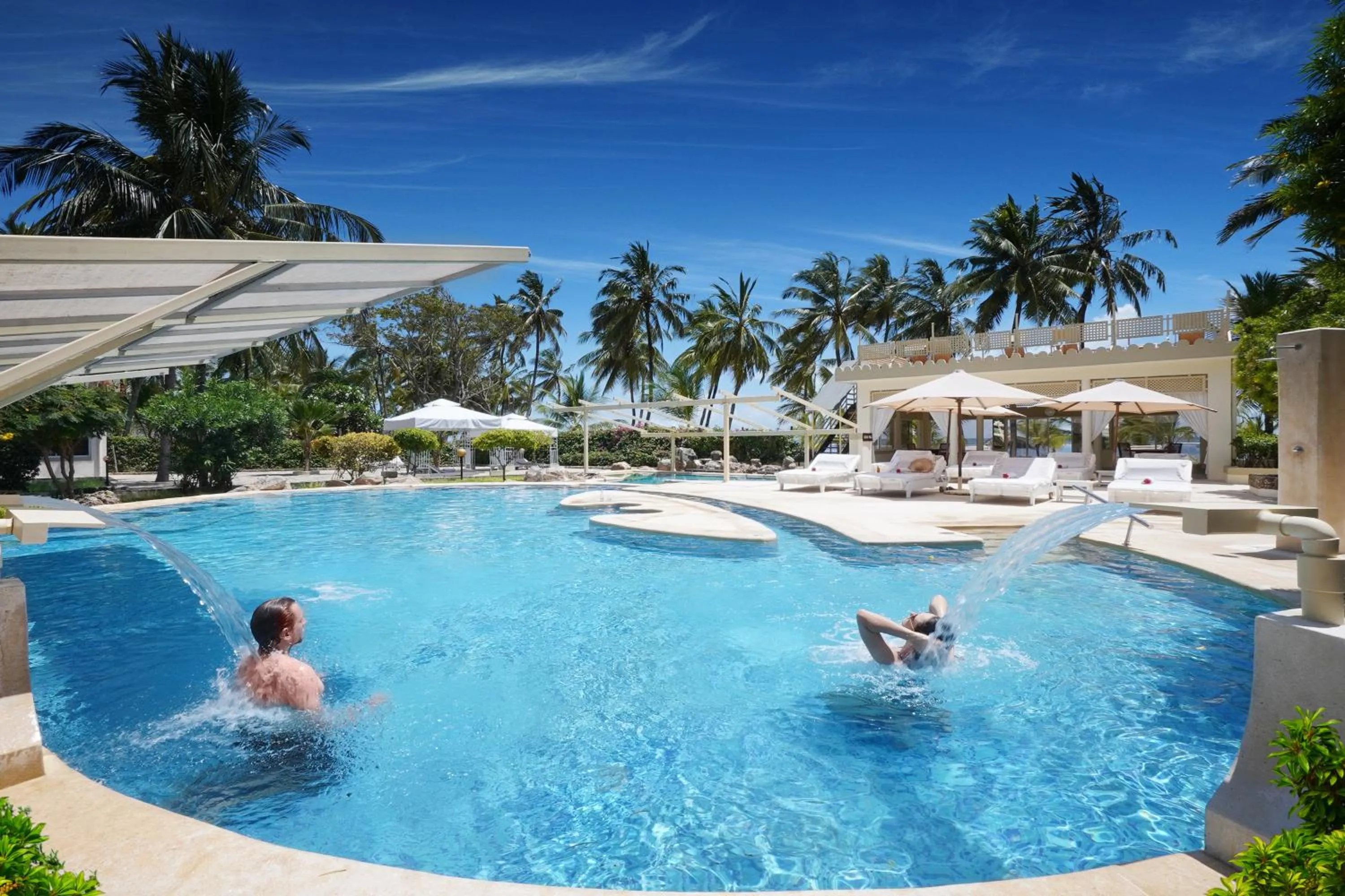 Swimming pool in Diamonds Dream of Africa