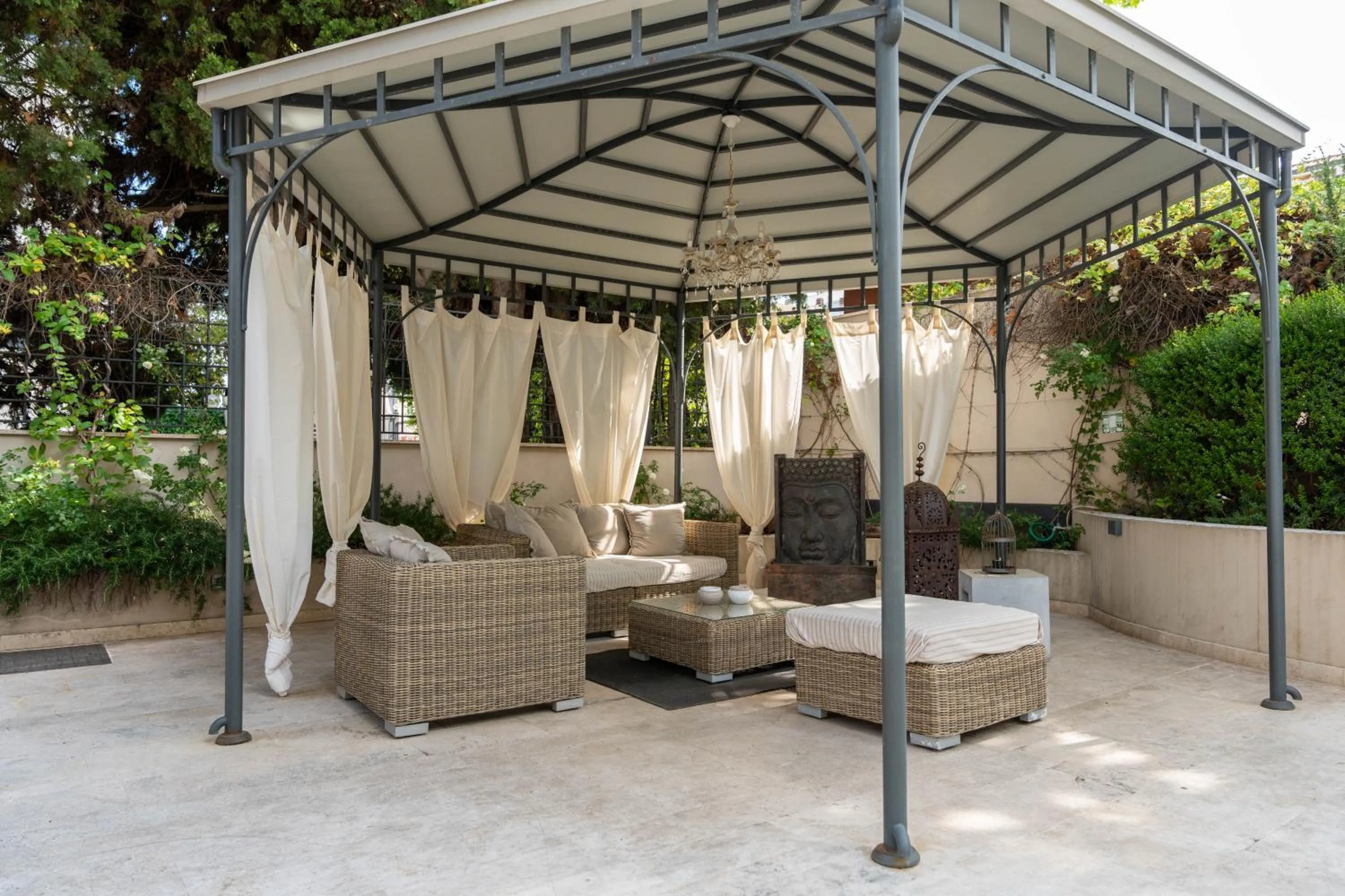 Property building in Hotel 900