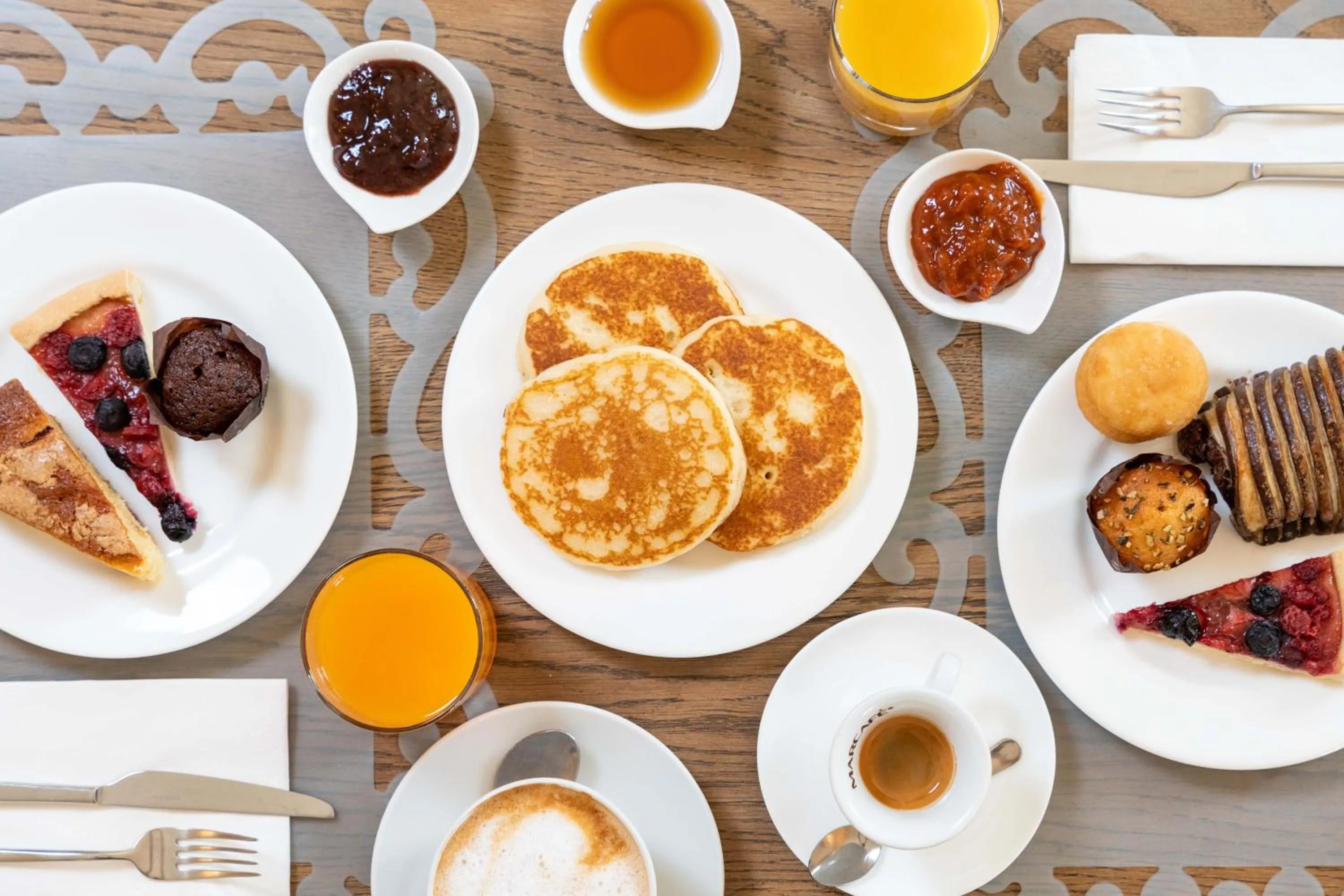 Breakfast in Hotel 900