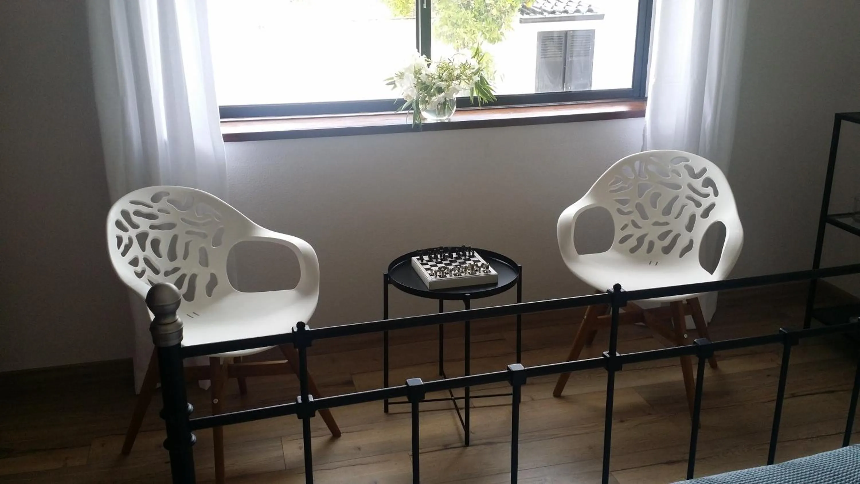 Seating area in BB Silvercoast Casa das Flores