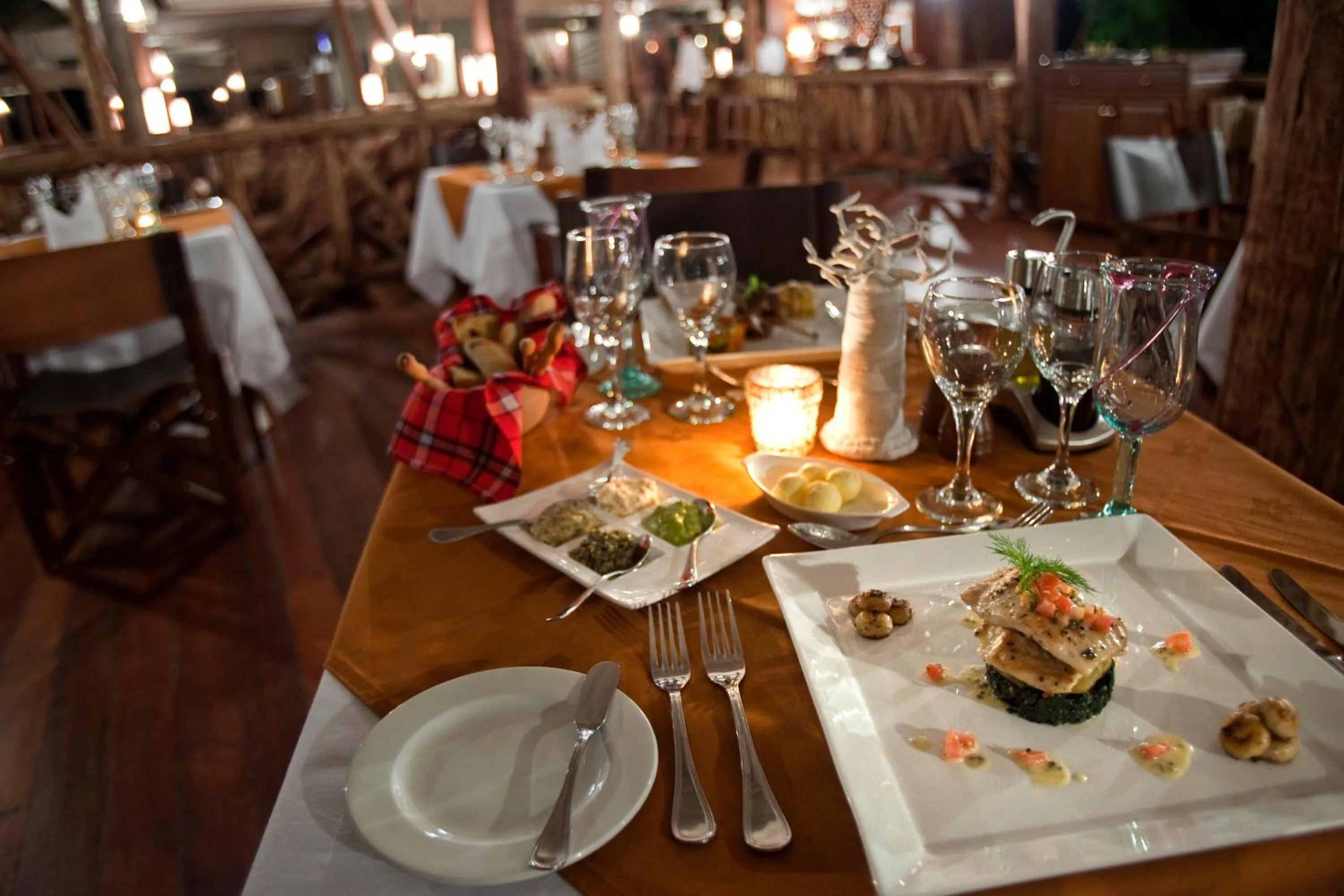 Restaurant/places to eat in Neptune Mara Rianta Luxury Camp - All Inclusive.
