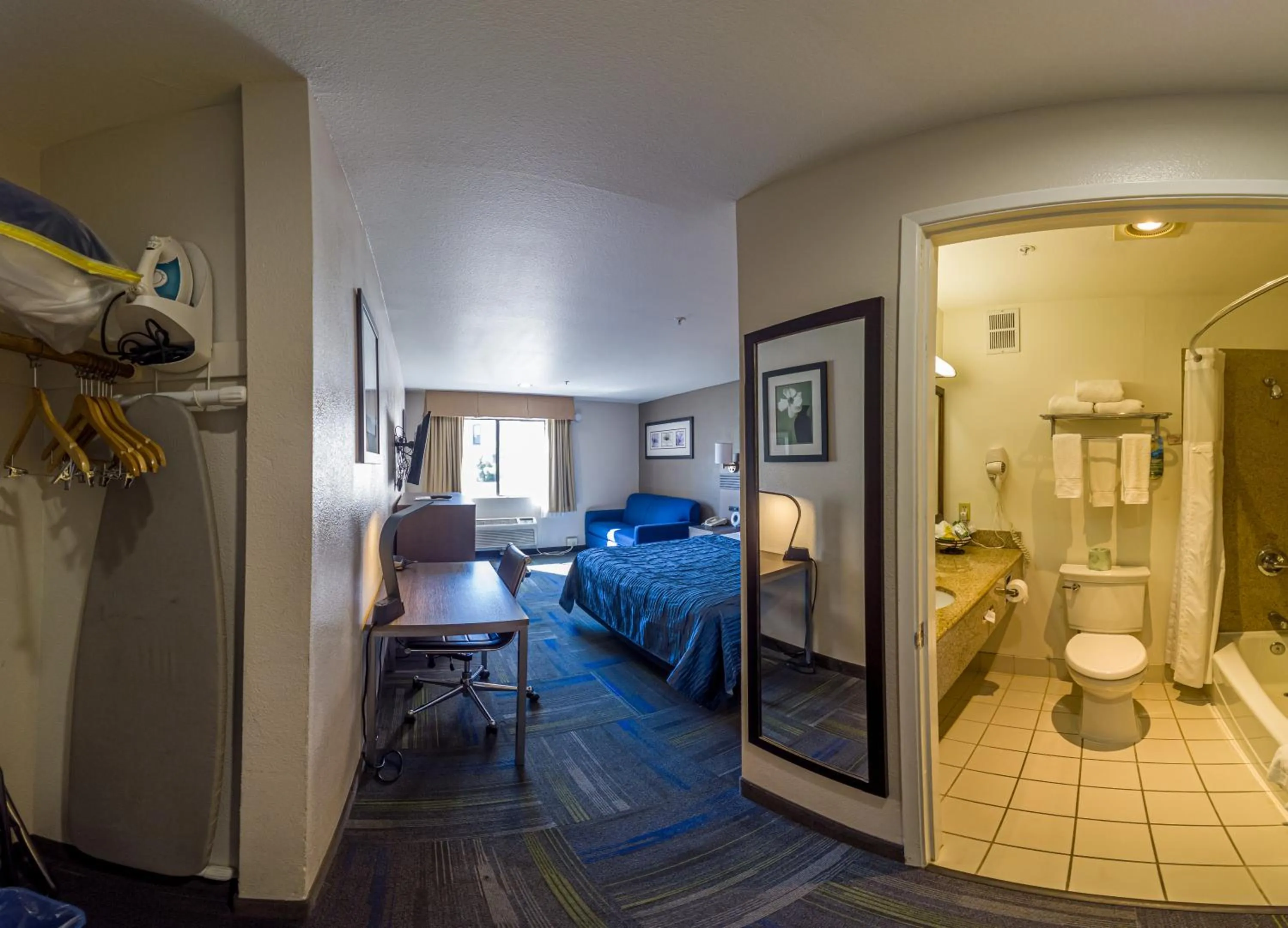 Shower, Bed in Buena Vista Motor Inn