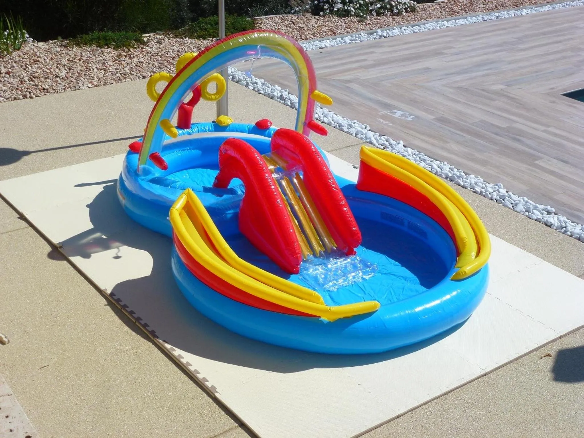 Children play ground in B&B L'ESCALADE en Lubéron