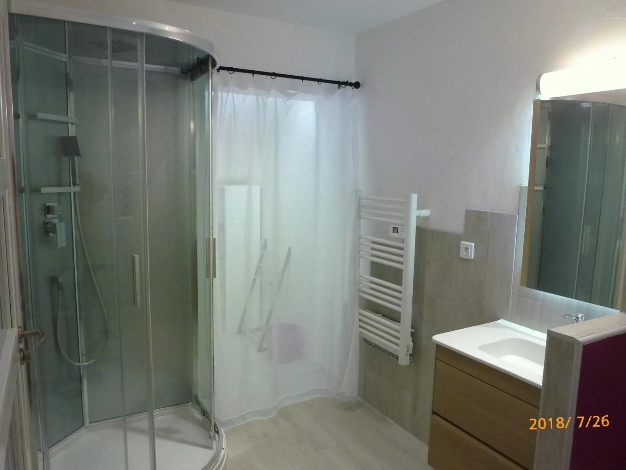 Shower in B&B L'ESCALADE en Lubéron