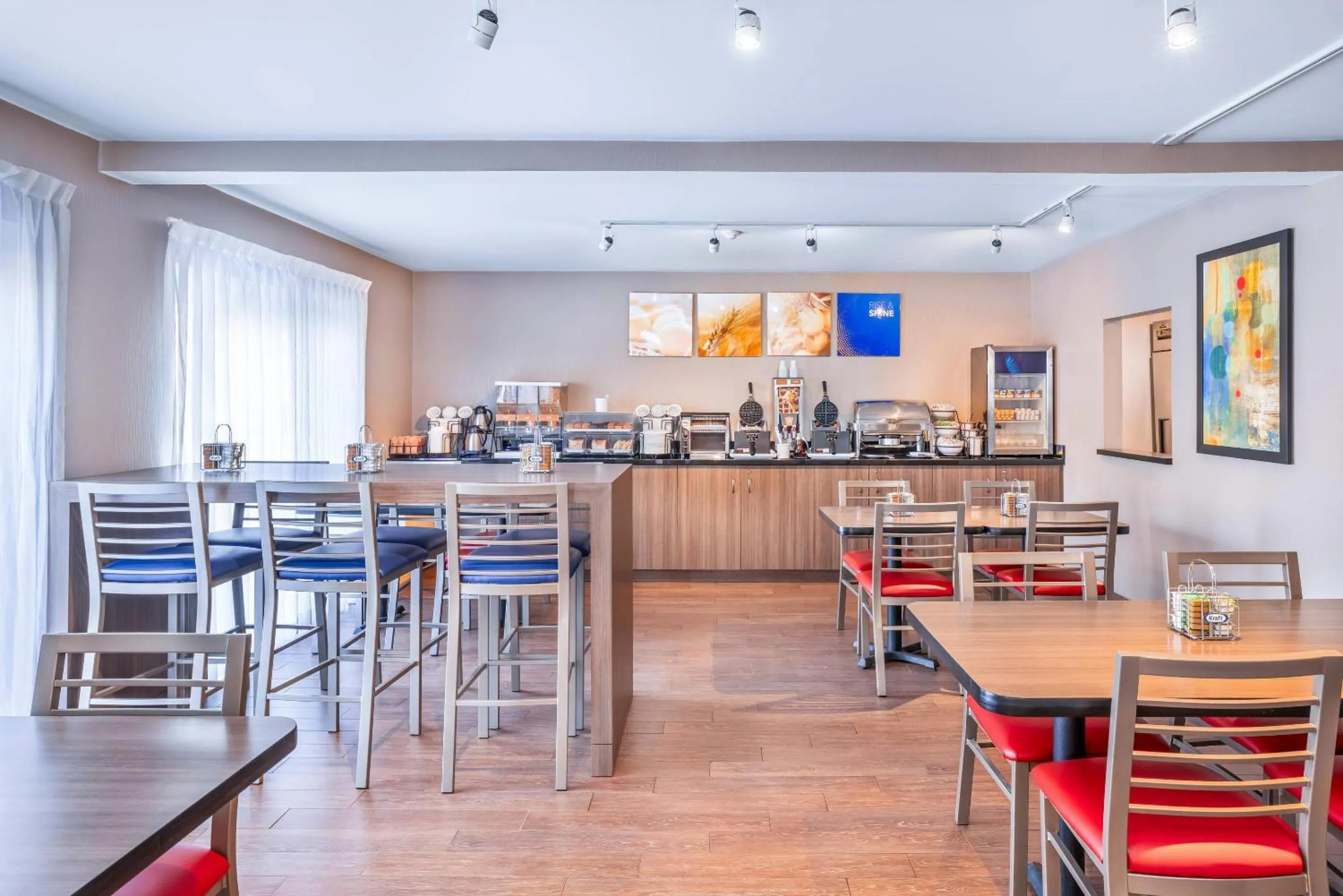 Breakfast in Comfort Inn East