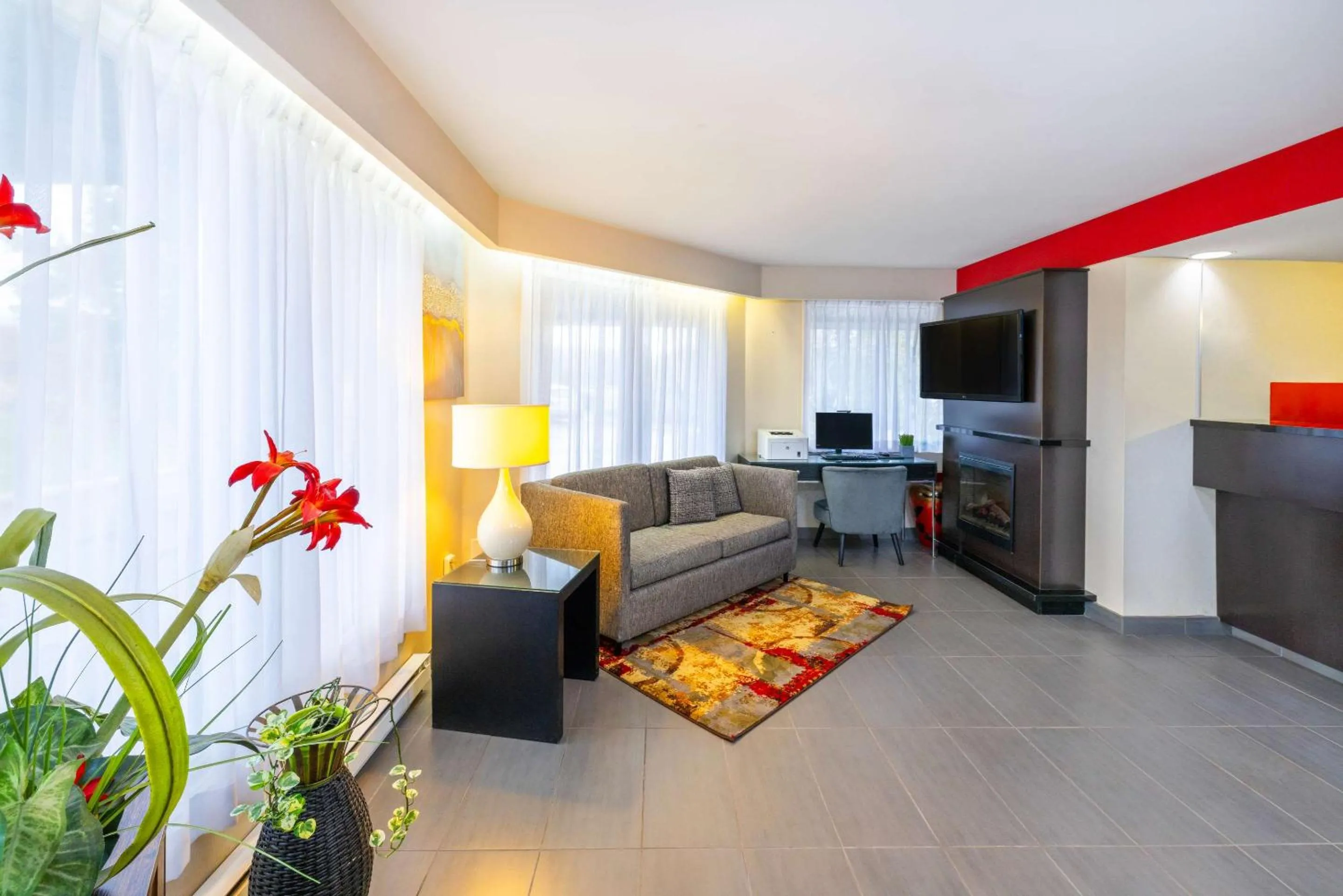 Lobby or reception in Comfort Inn East