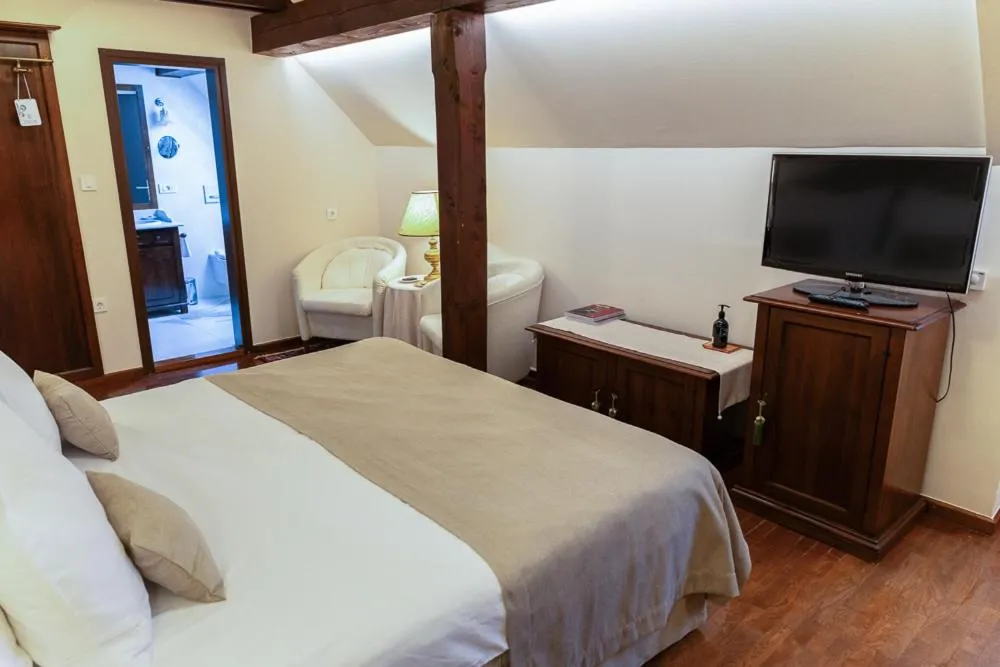 Bed in Kendov Dvorec