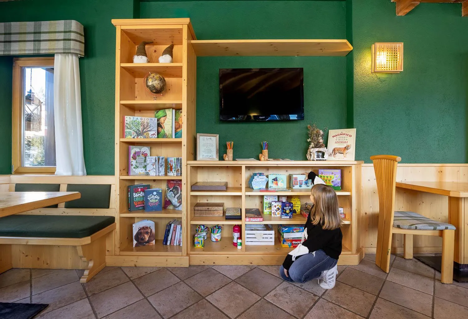 Communal lounge/ TV room in Phi Hotel Bellamonte