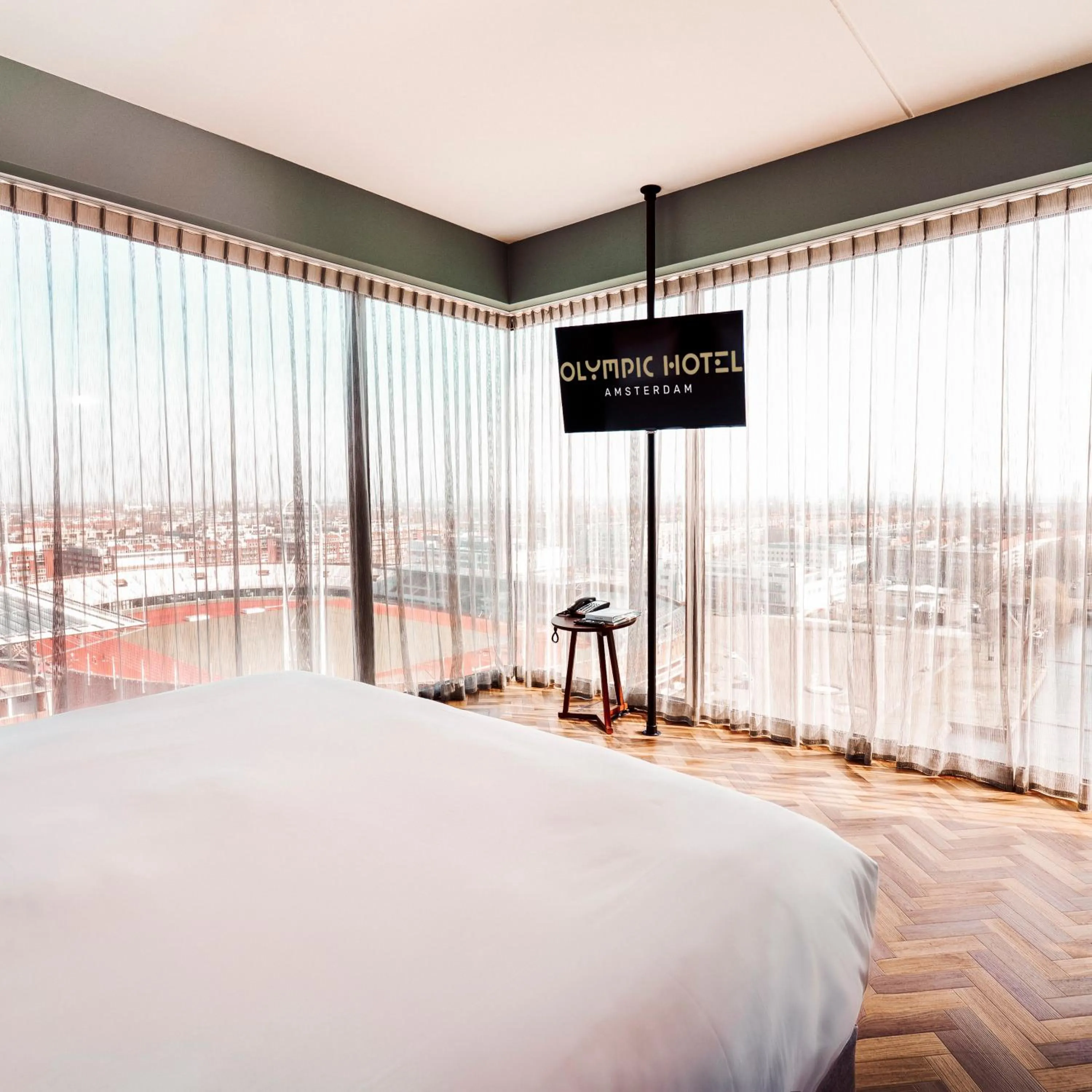 View (from property/room), Bed in Olympic Hotel