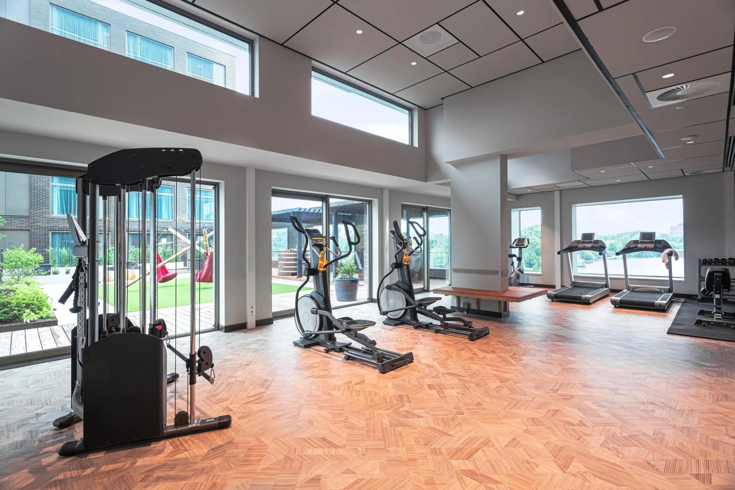 Fitness centre/facilities in Olympic Hotel