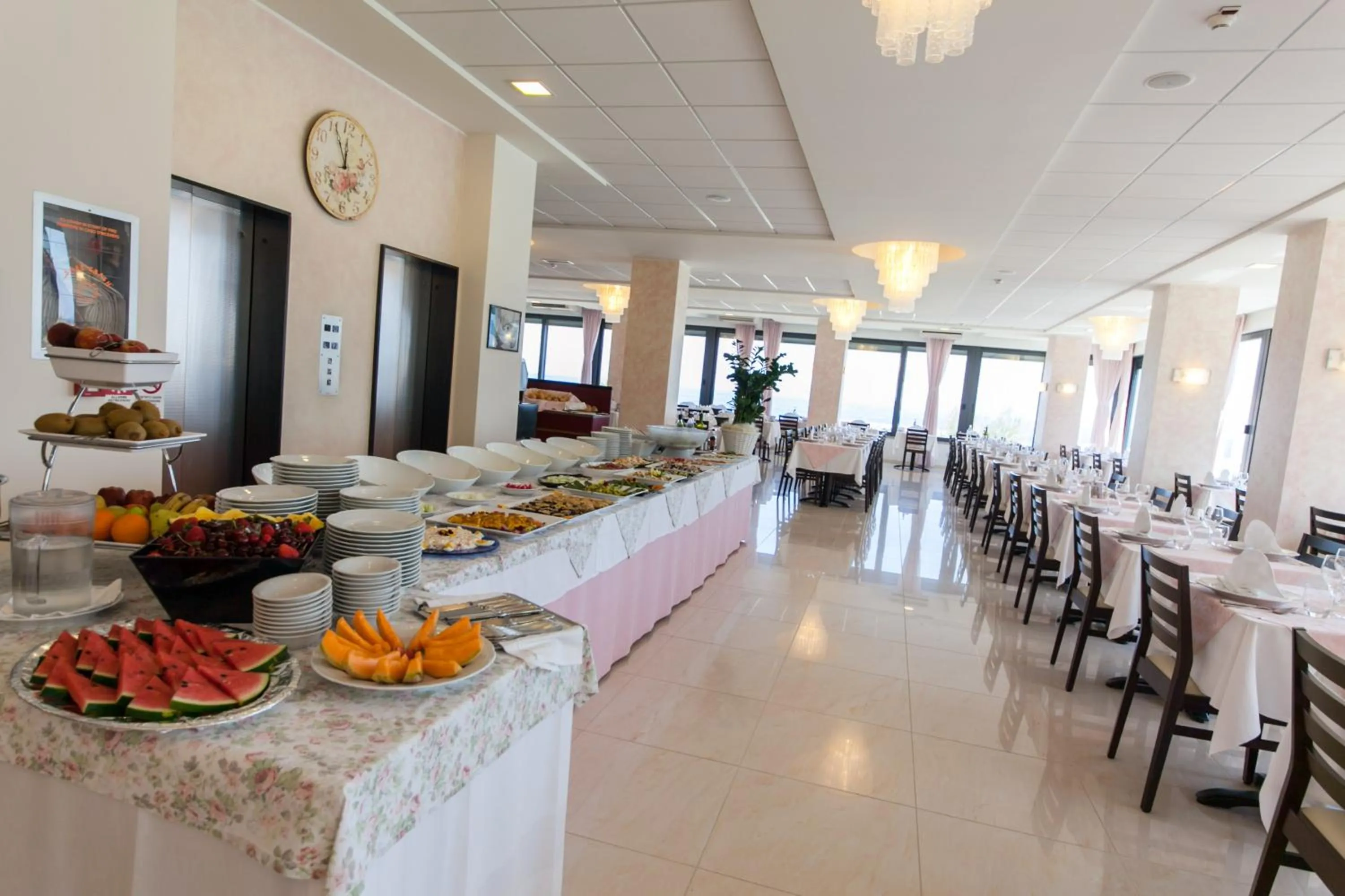 Restaurant/places to eat in Hotel Napoleon