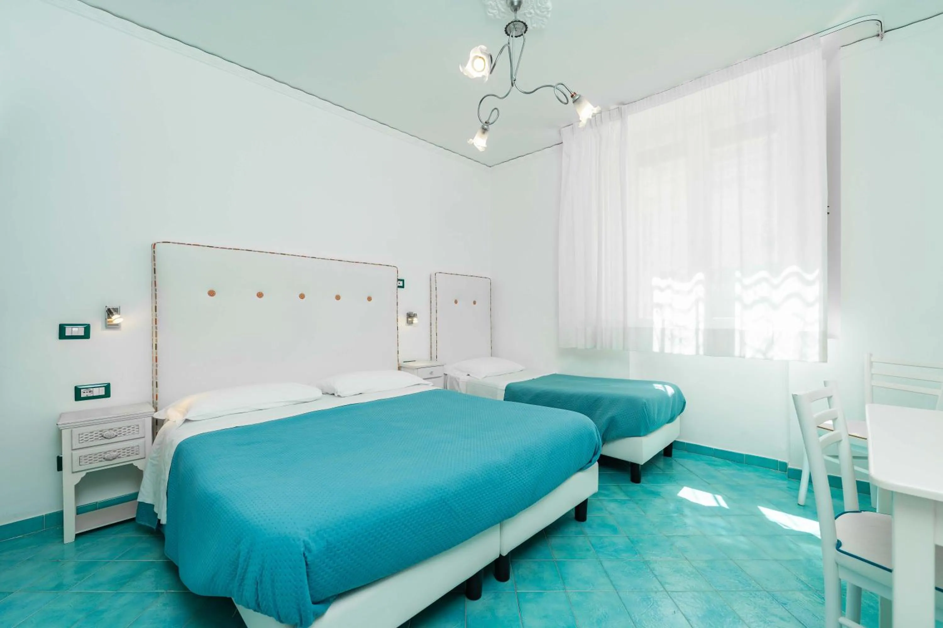Photo of the whole room, Bed in Albergo S. Andrea