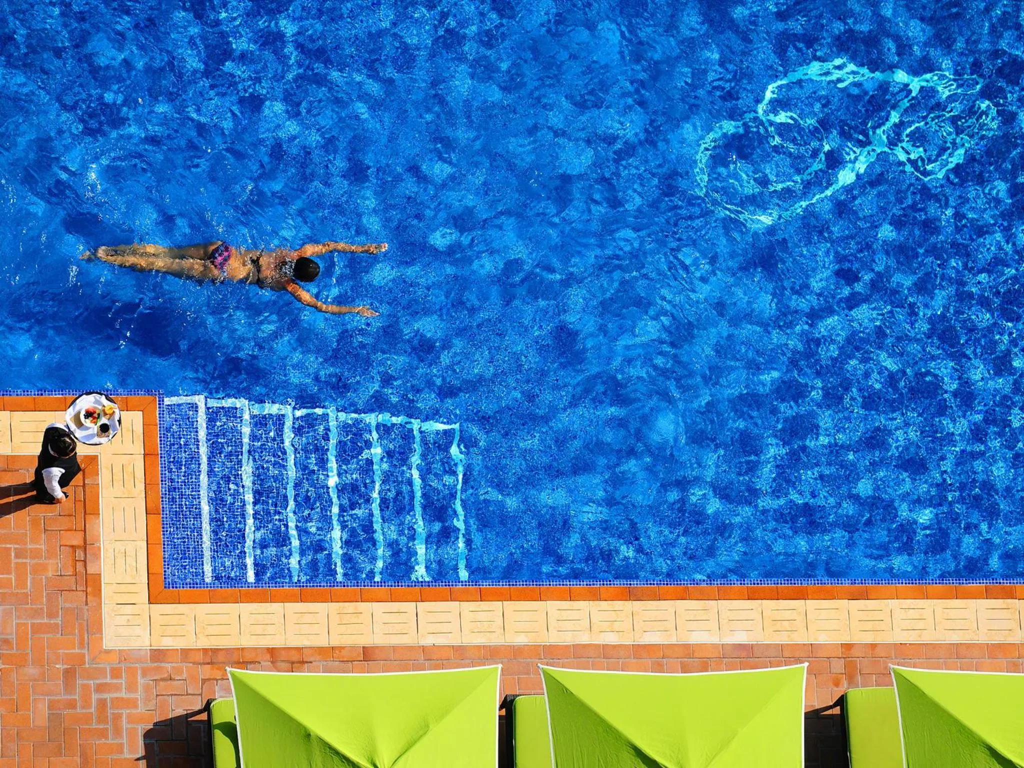 Swimming pool in Fraser Suites Seef Bahrain