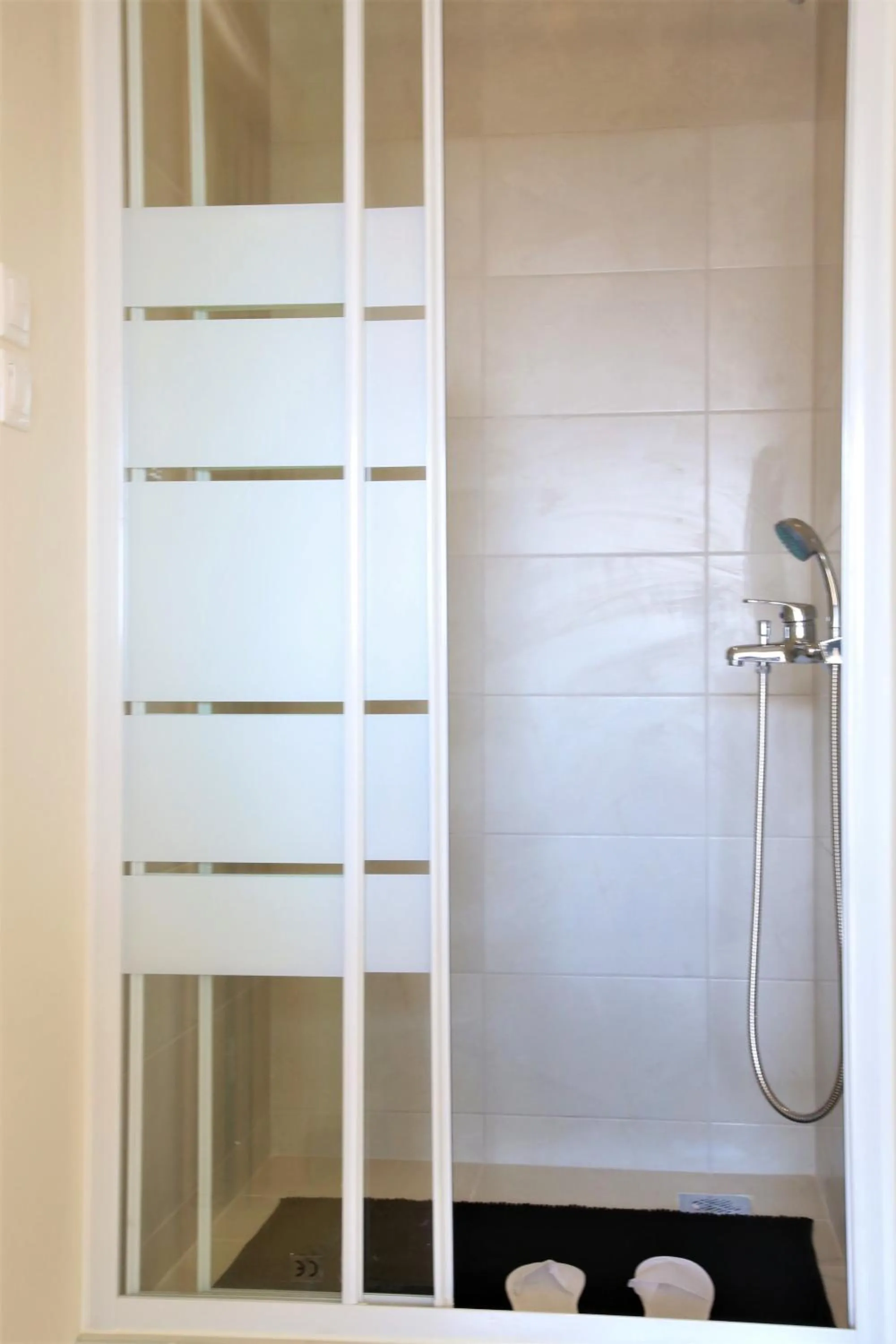 Shower in GK Airport Suites - Free Shuttle by GK Properties