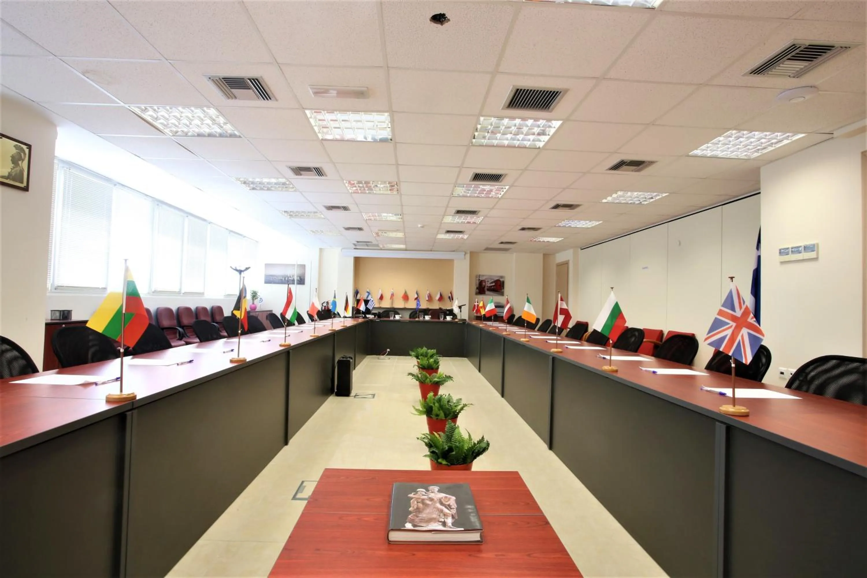 Meeting/conference room in GK Airport Suites - Free Shuttle by GK Properties