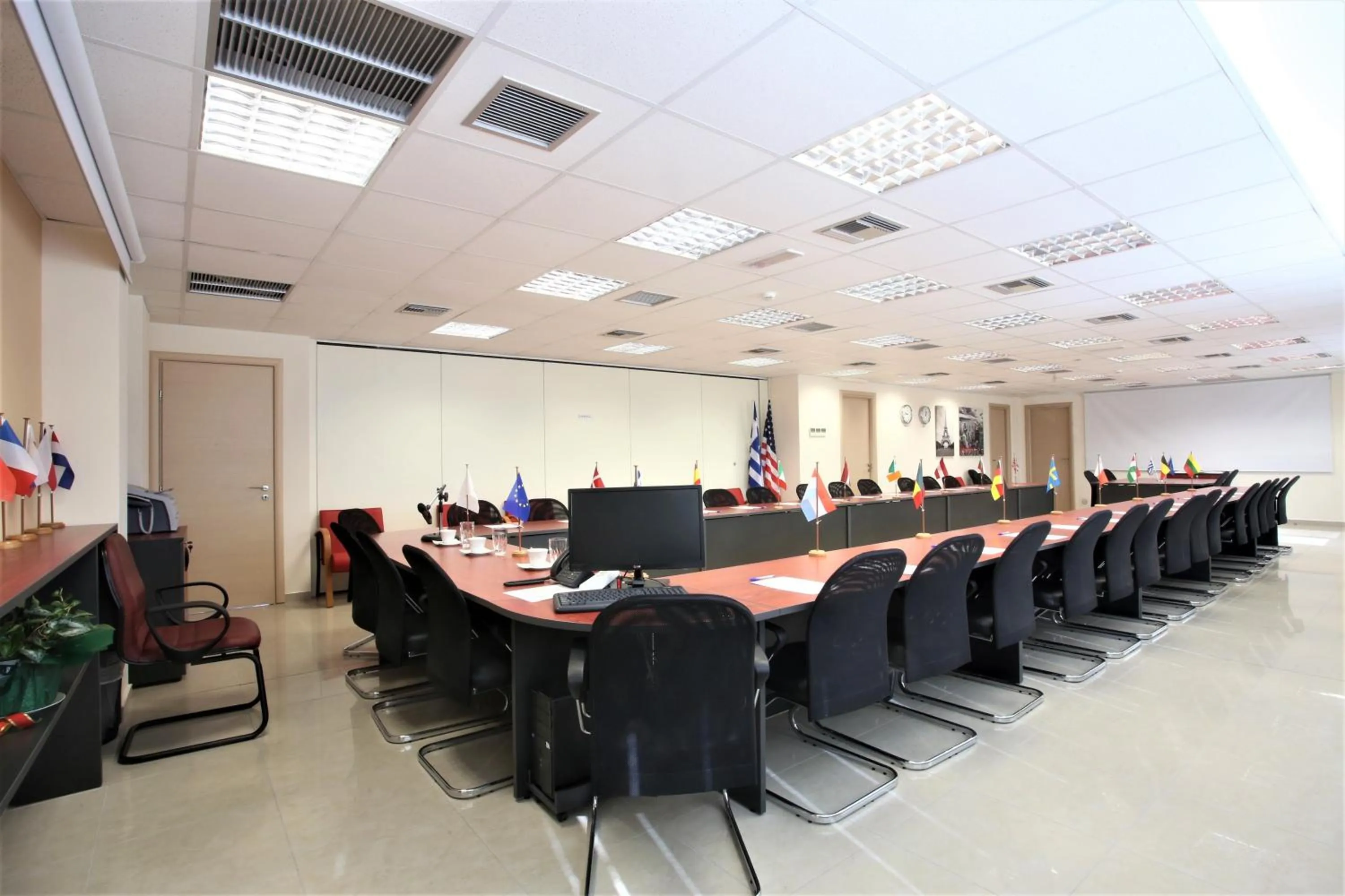 Meeting/conference room in GK Airport Suites - Free Shuttle by GK Properties