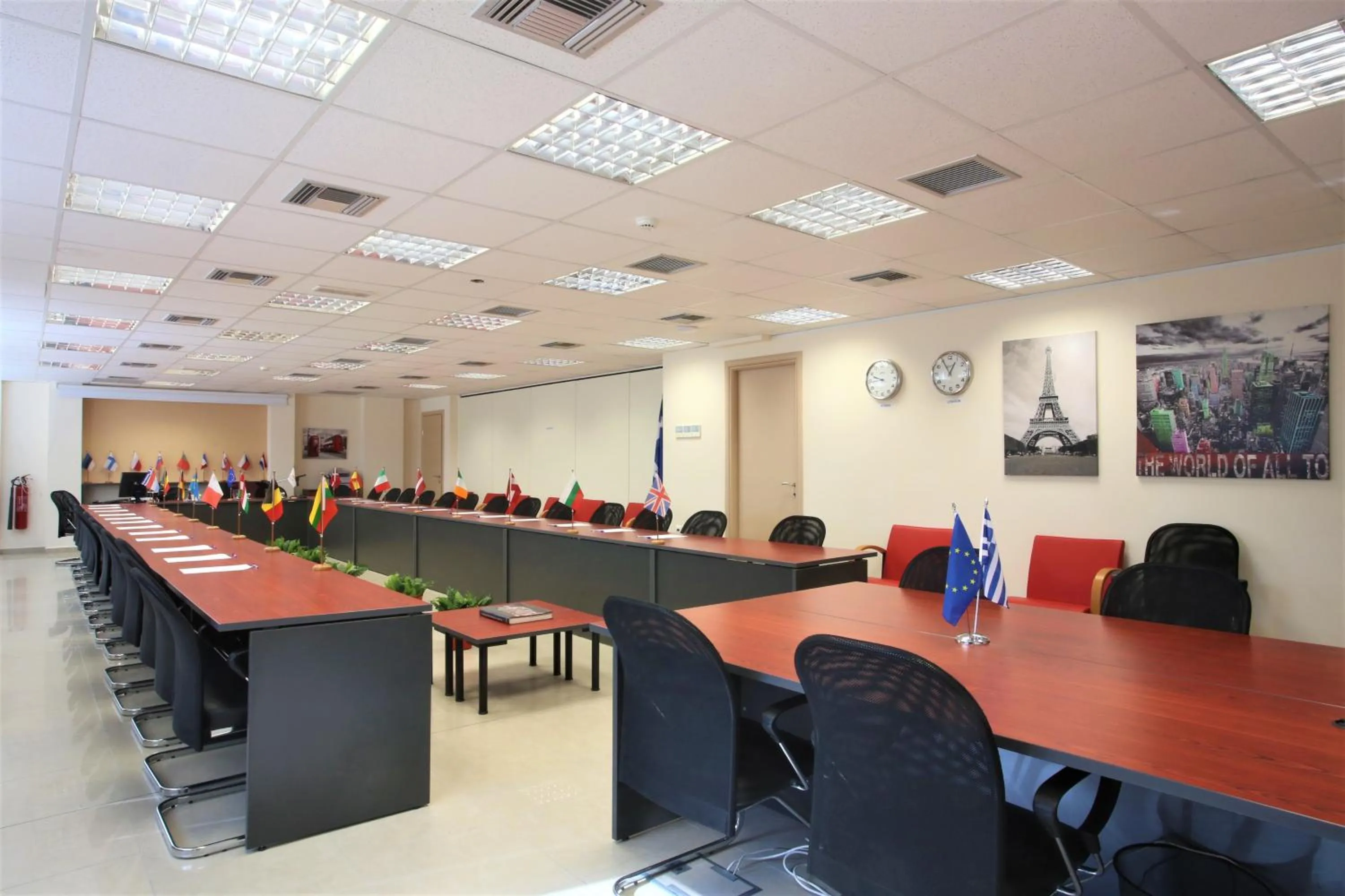 Meeting/conference room in GK Airport Suites - Free Shuttle by GK Properties