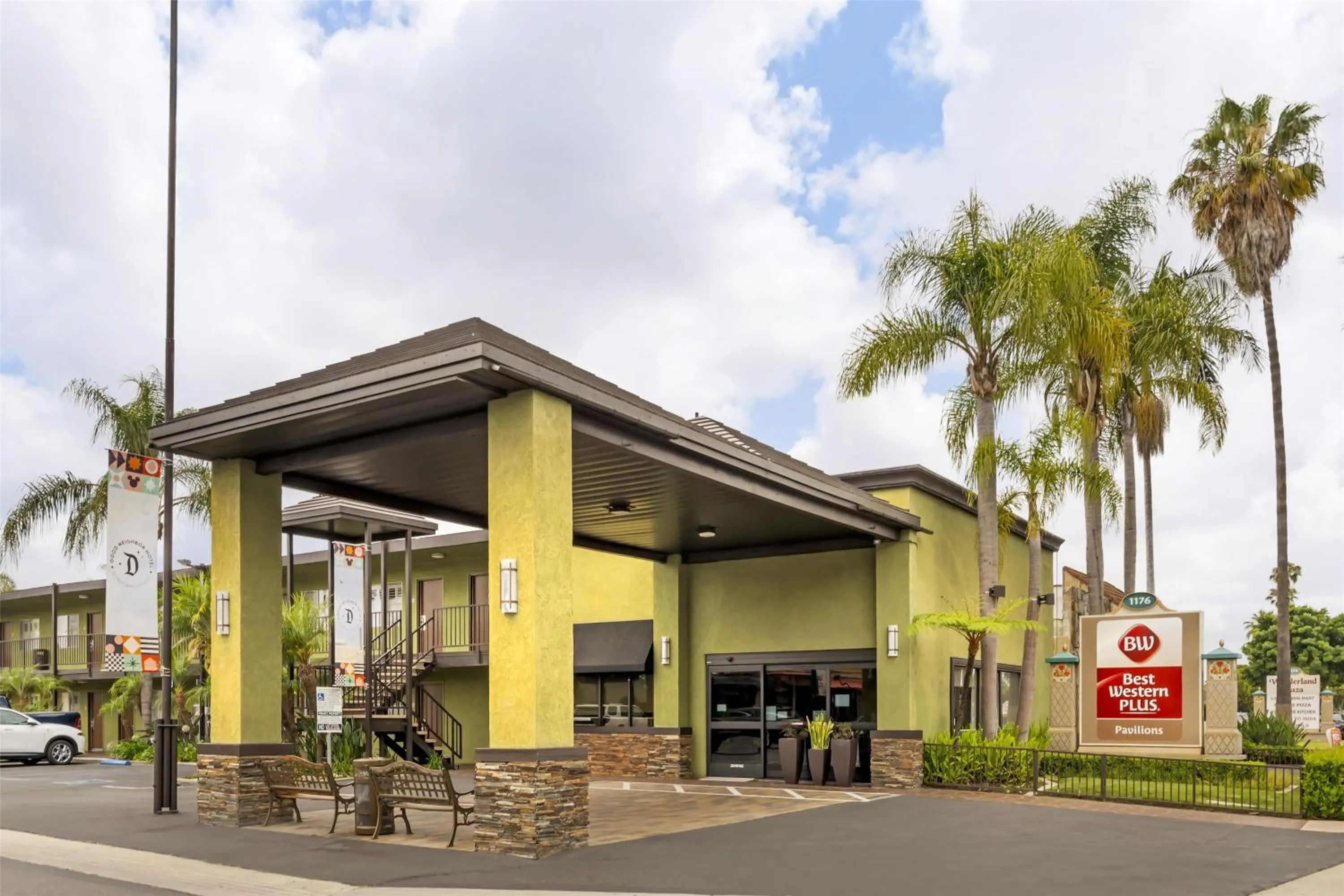 Property building in Best Western Plus Pavilions