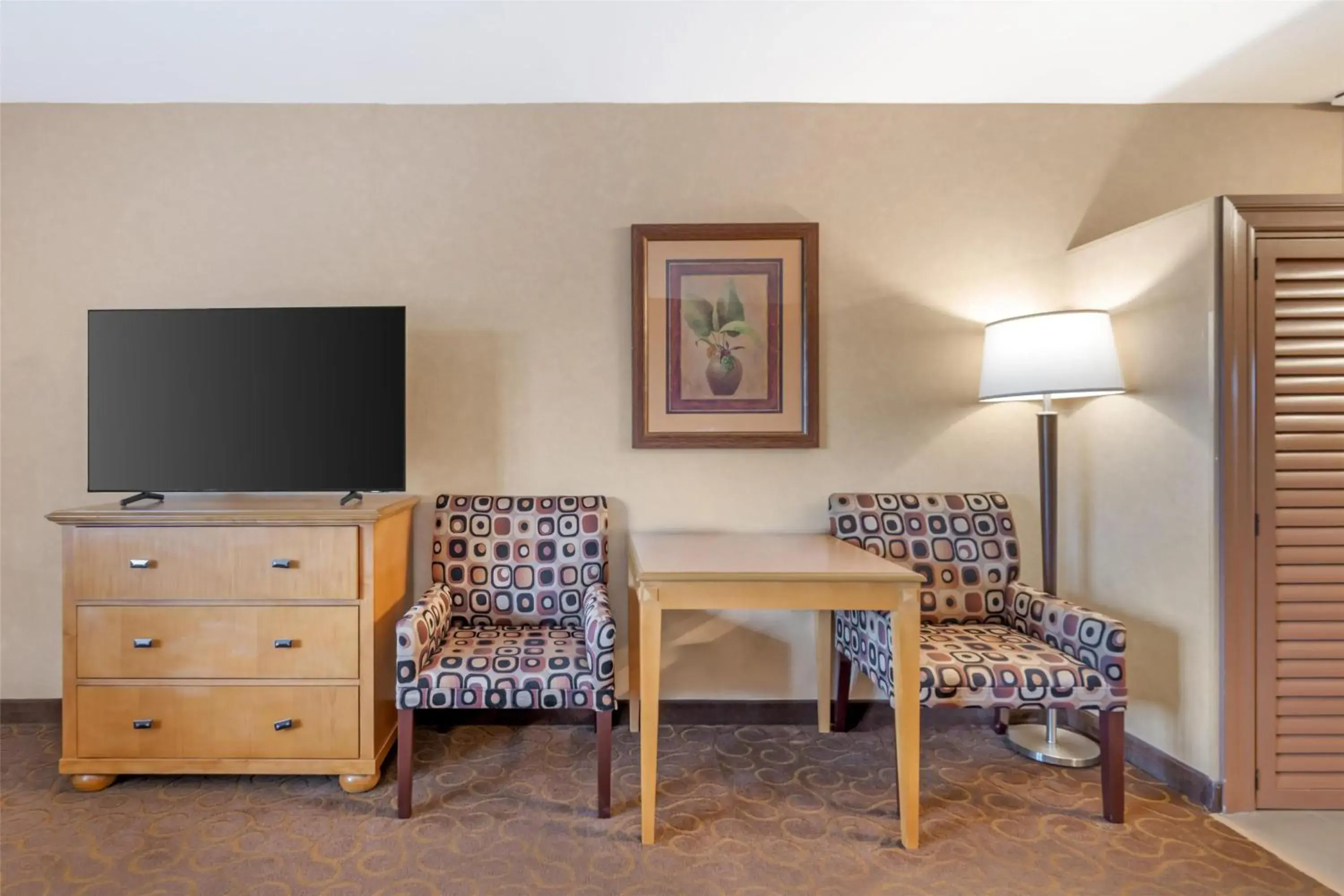 Queen Room with Two Queen Beds - Non-Smoking in Best Western Plus Pavilions Queen Room with Two Queen Beds - Non-Smoking in Best Western Plus Pavilions