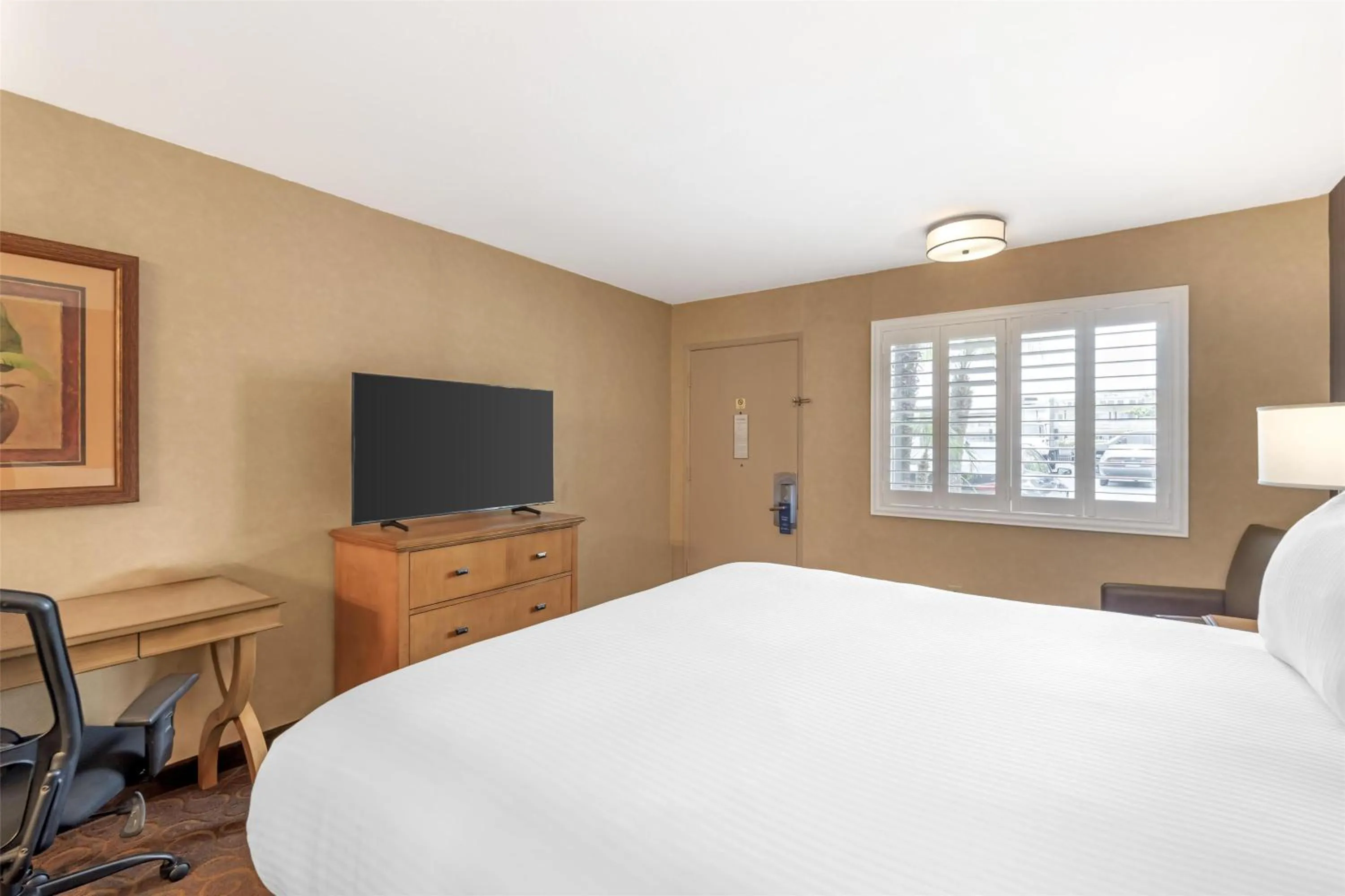 Bedroom, Bed in Best Western Plus Pavilions