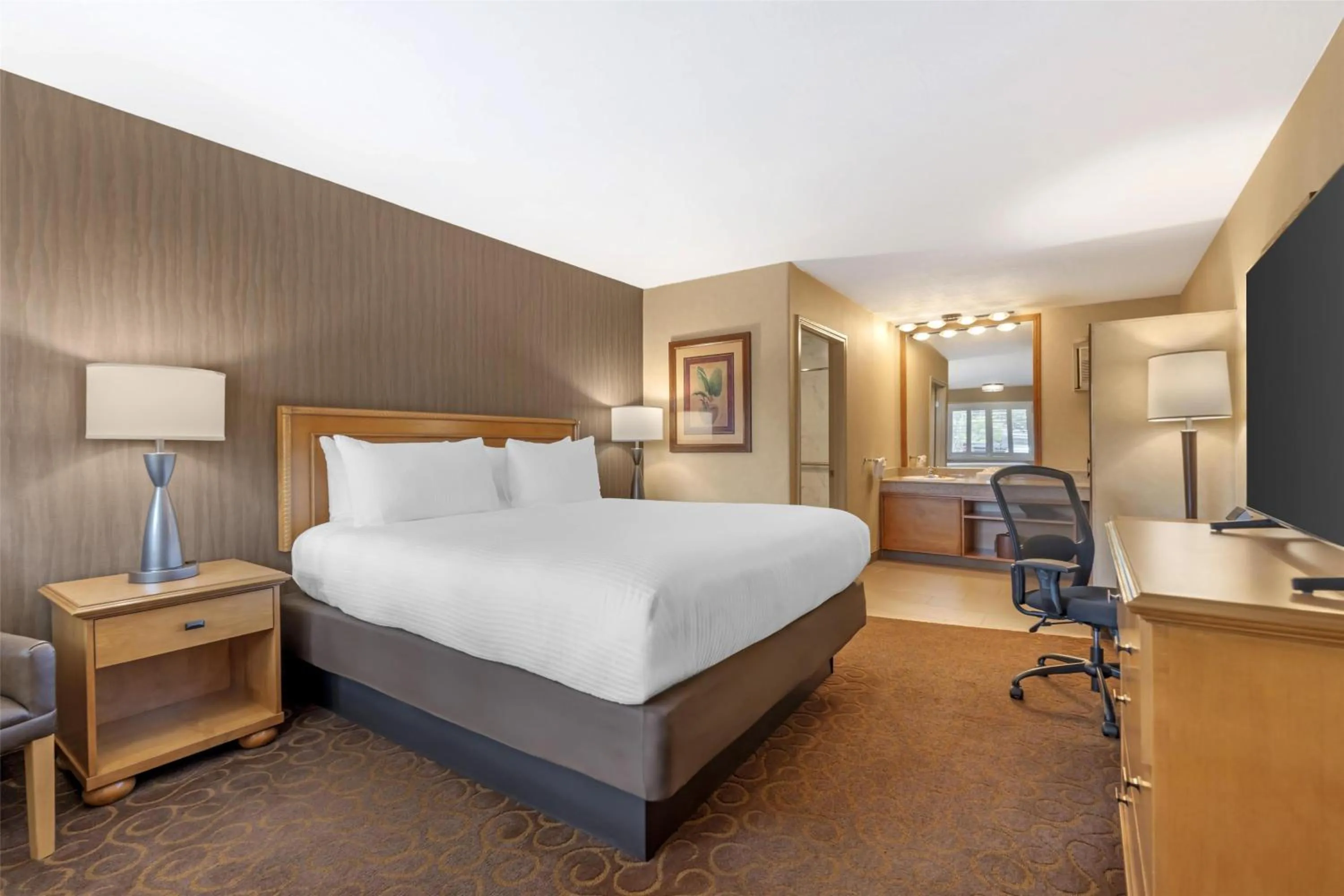 Bedroom, Bed in Best Western Plus Pavilions