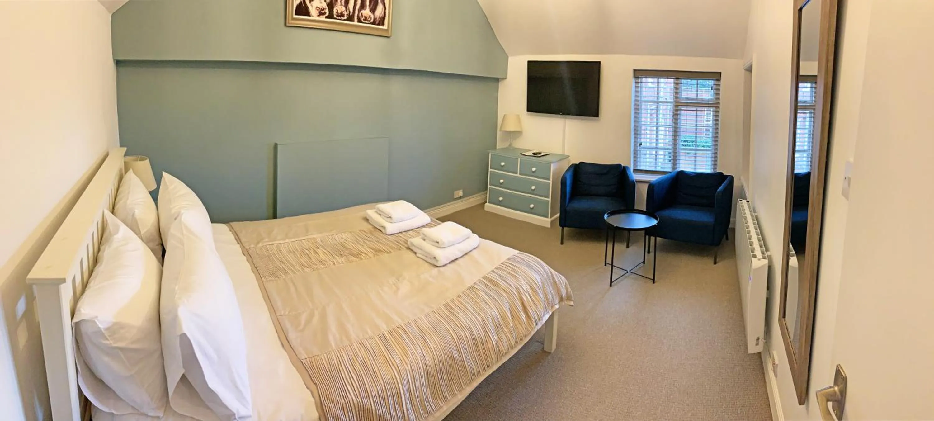 Bedroom, Bed in Glendower Guest Apartments