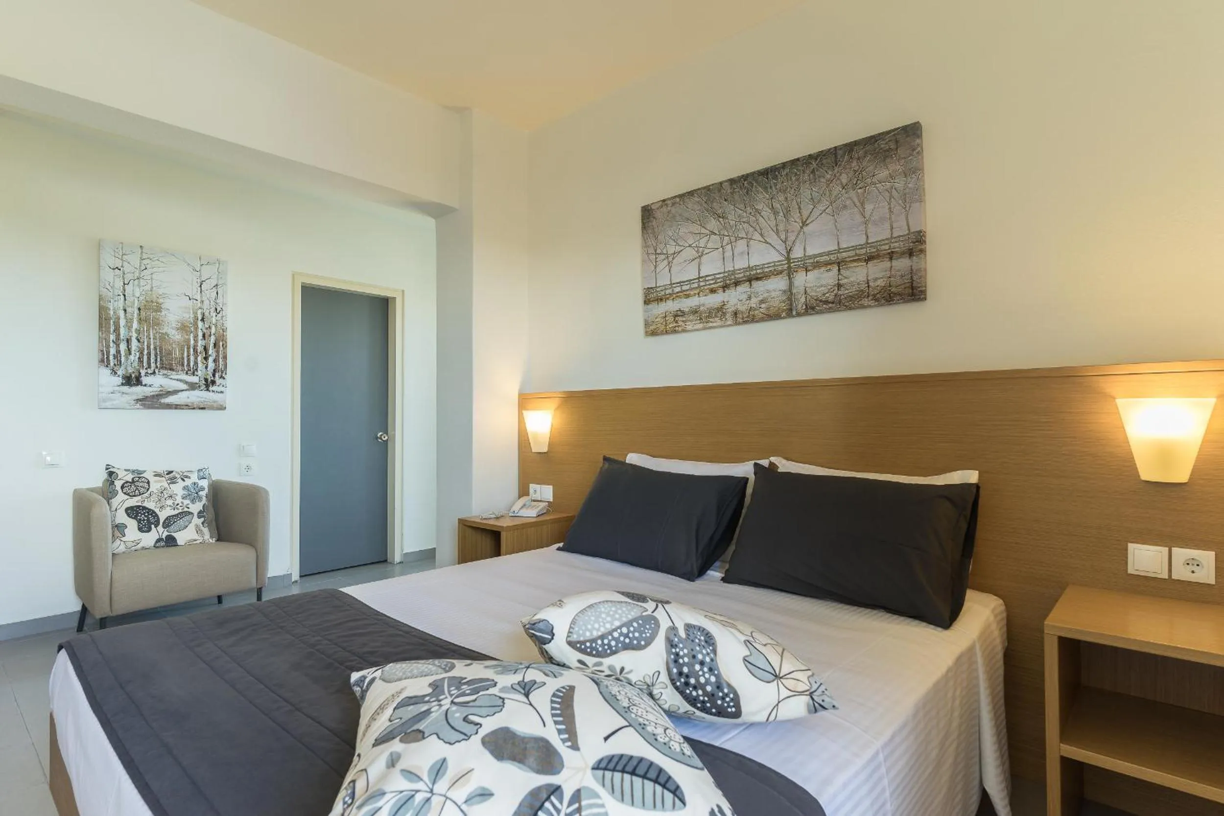 Spring, Bed in City Center Hotel