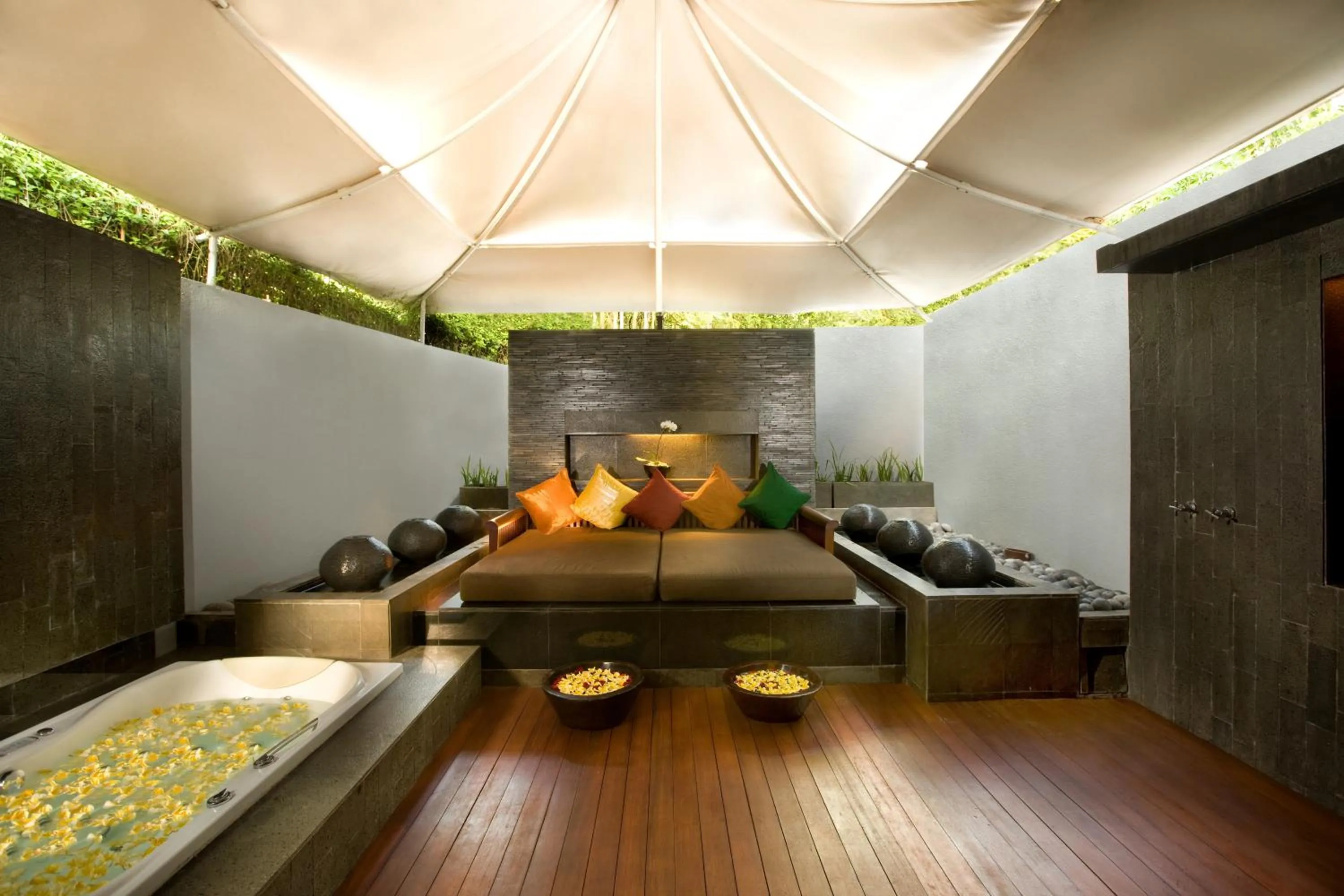 Spa and wellness centre/facilities, Bed in The Kayana