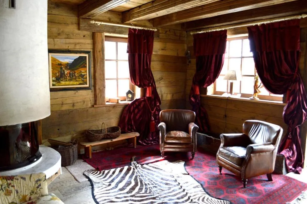 Living room in Hotel Chateau Blanc