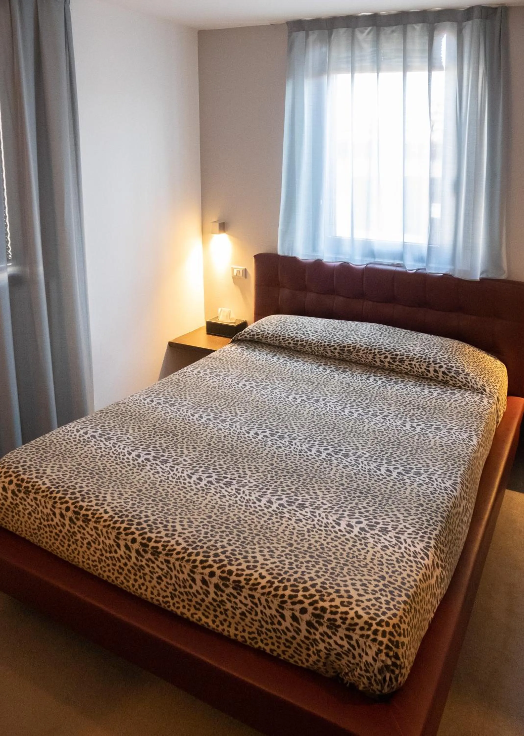 Bedroom, Bed in Ex-L