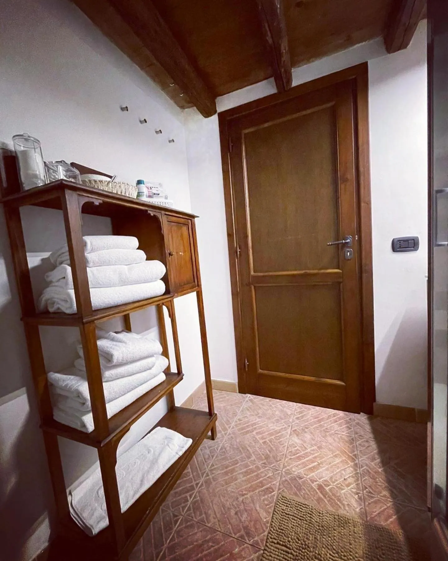 Bathroom, Bed in Kasa Kala Rooms & Apartments