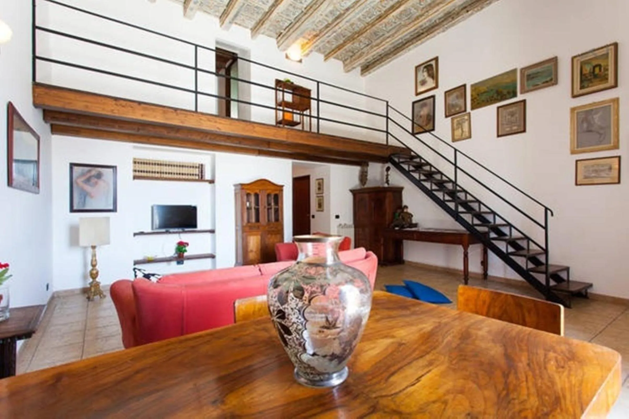 Communal lounge/ TV room in Kasa Kala Rooms & Apartments