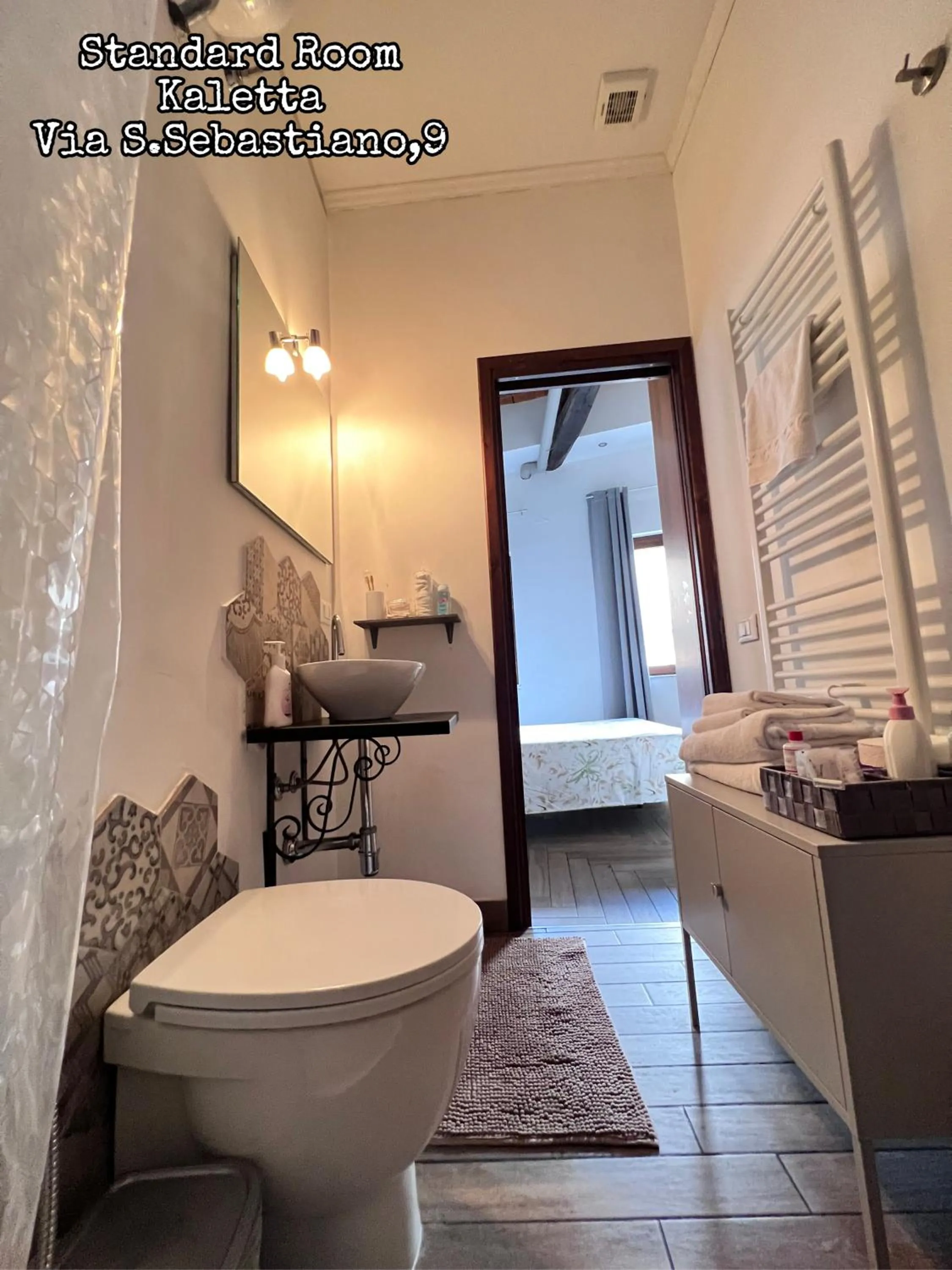 Bathroom in Kasa Kala Rooms & Apartments