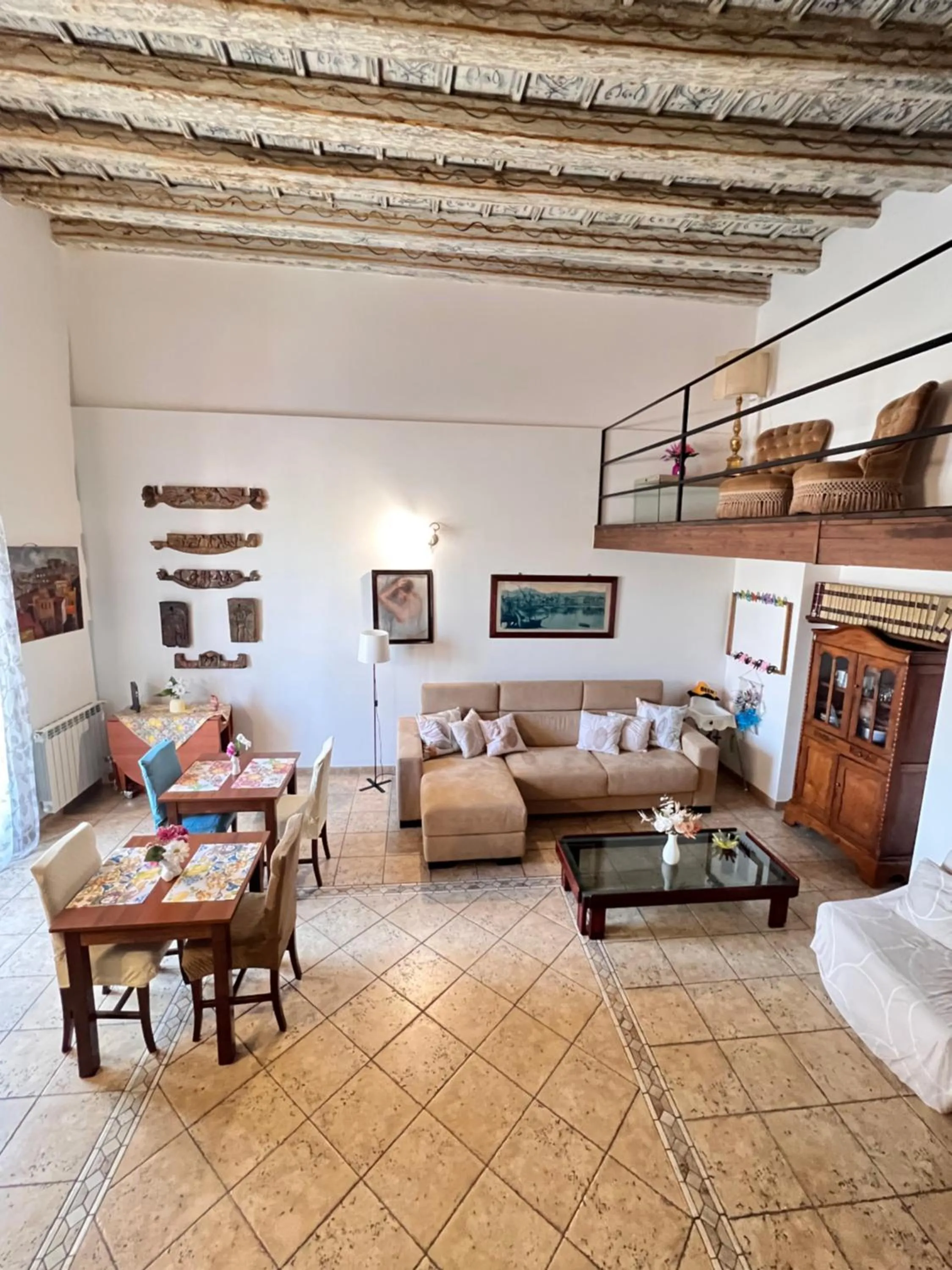 Living room, Bed in Kasa Kala Rooms & Apartments