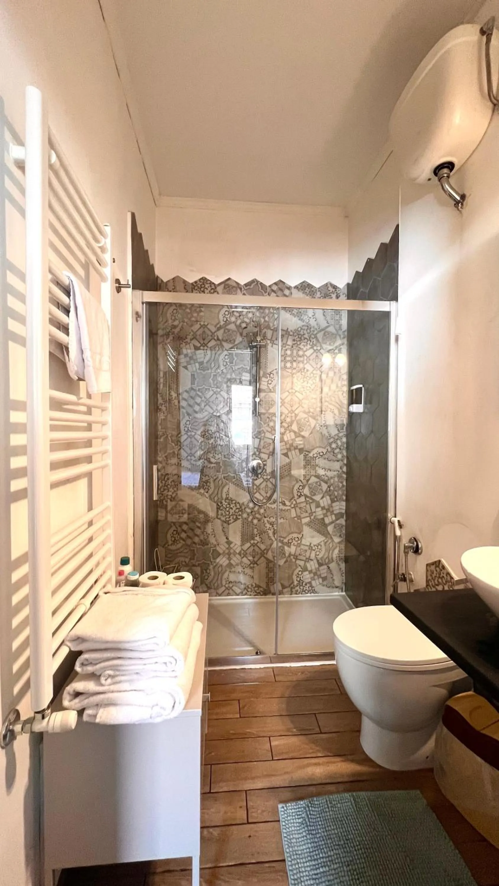 Shower in Kasa Kala Rooms & Apartments