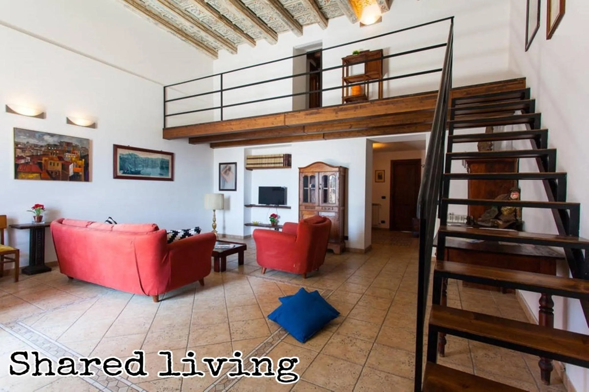 Communal lounge/ TV room in Kasa Kala Rooms & Apartments