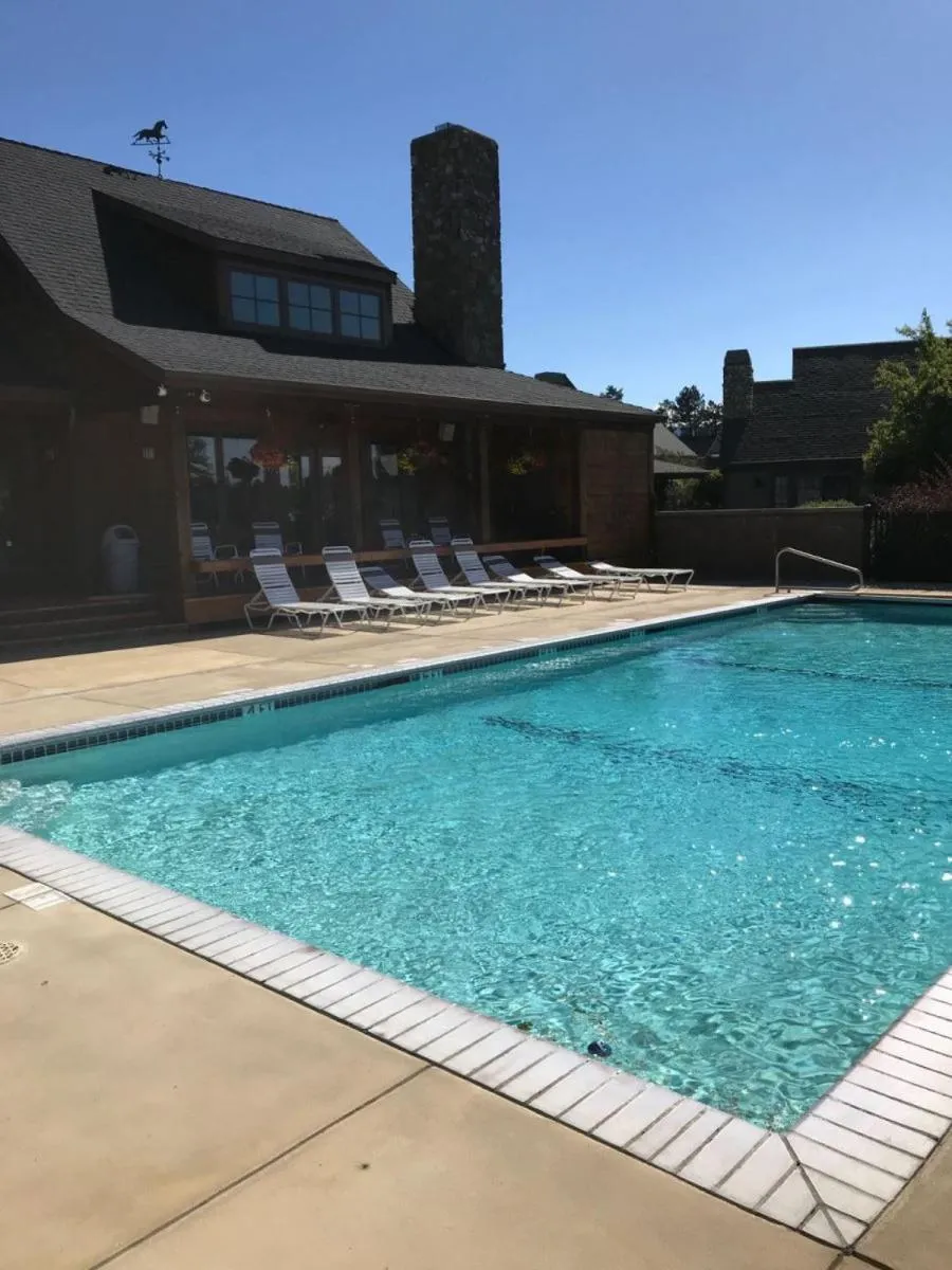 Property building in Riley`s Mountain View