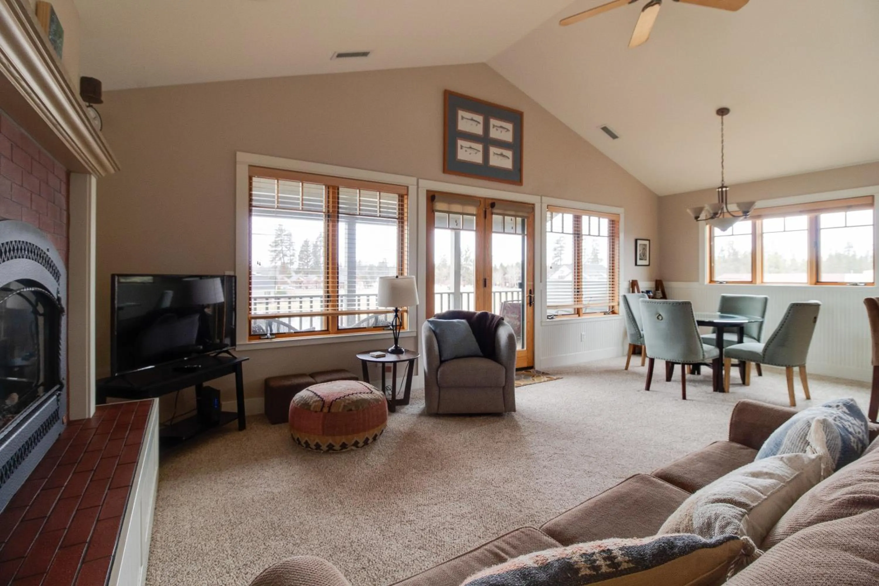 Property building in Riley`s Mountain View