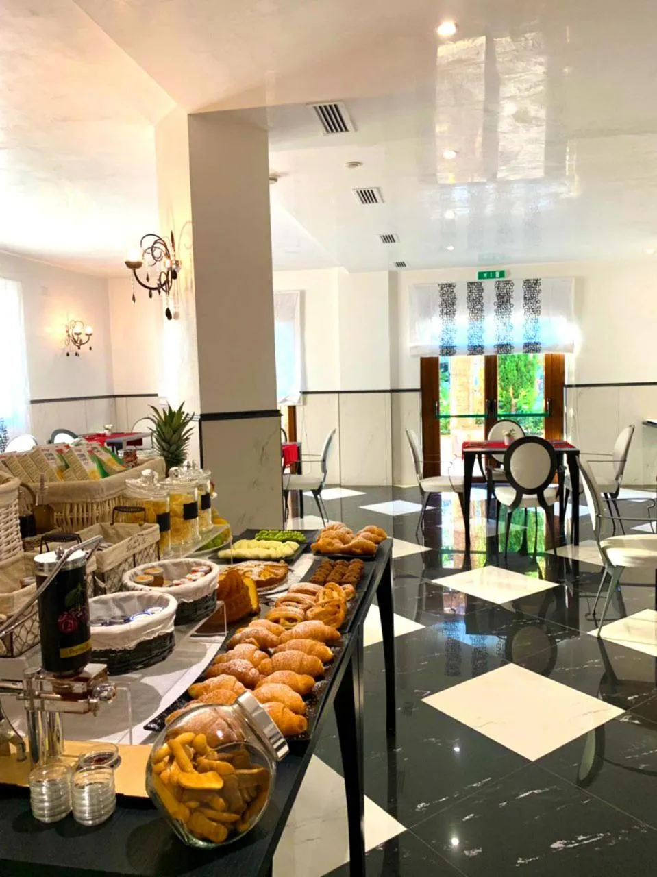 Breakfast in L' Araba Fenice Hotel & Resort