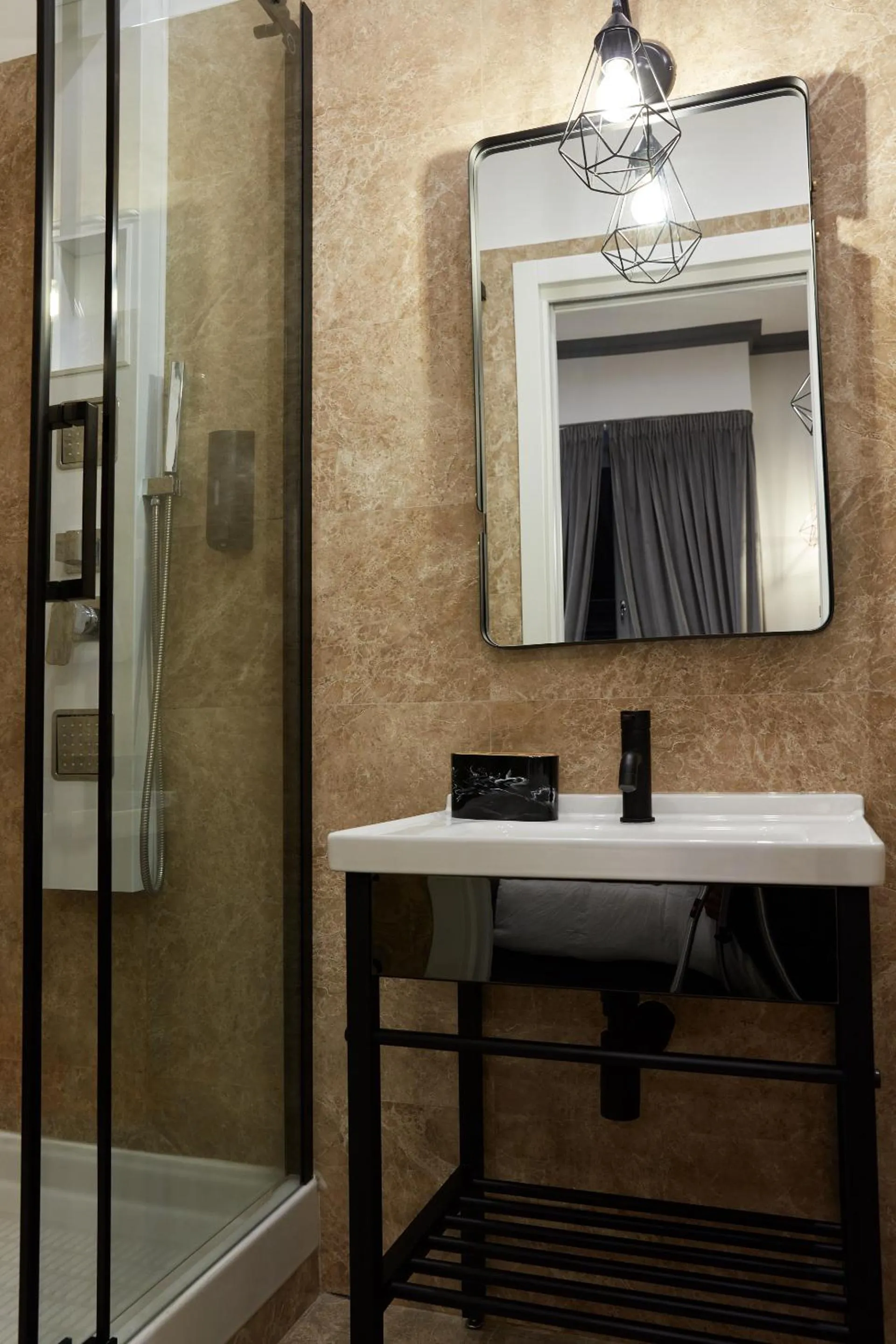 Bathroom in Hotel Roma Vaticano