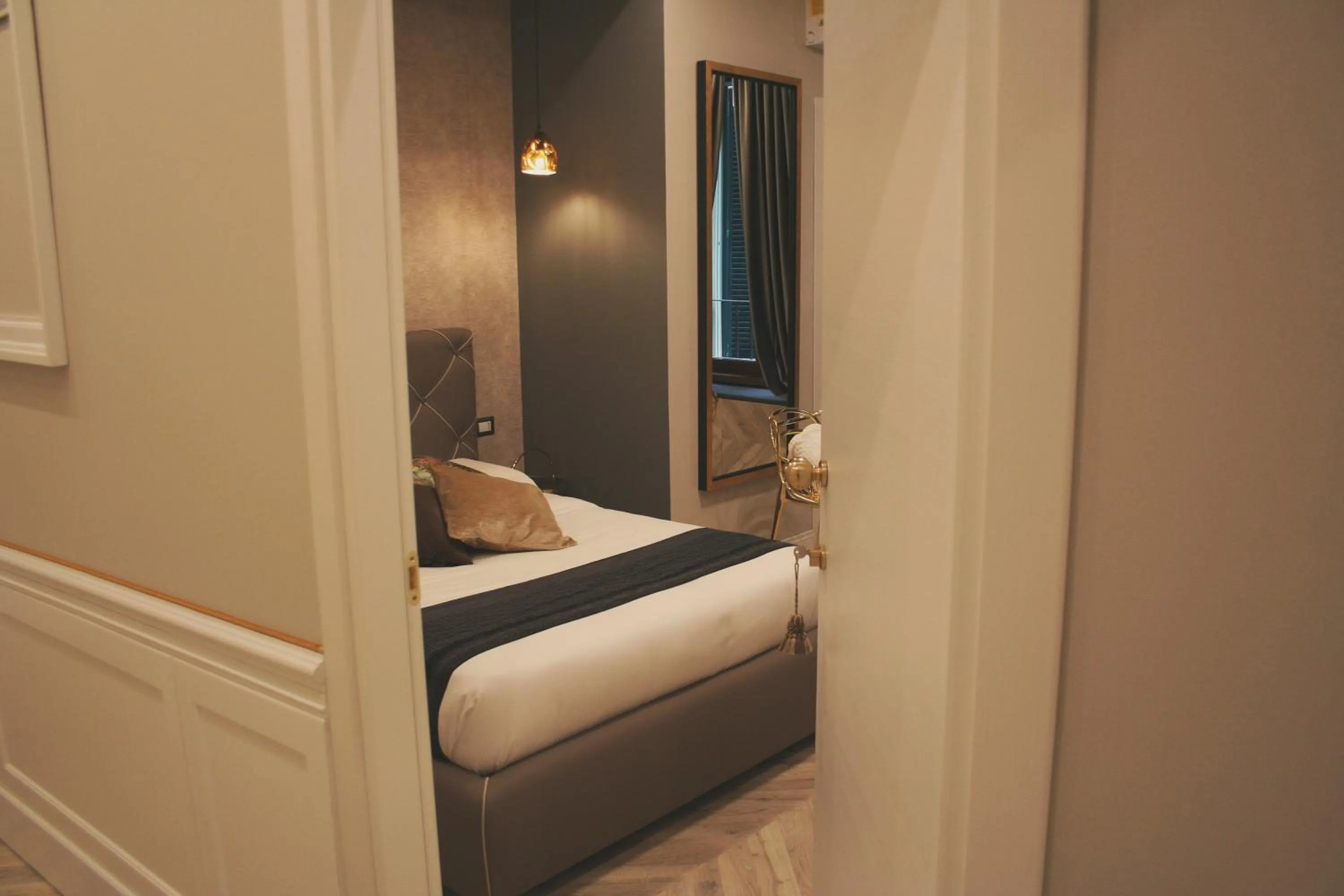 Bathroom, Bed in Hotel Roma Vaticano