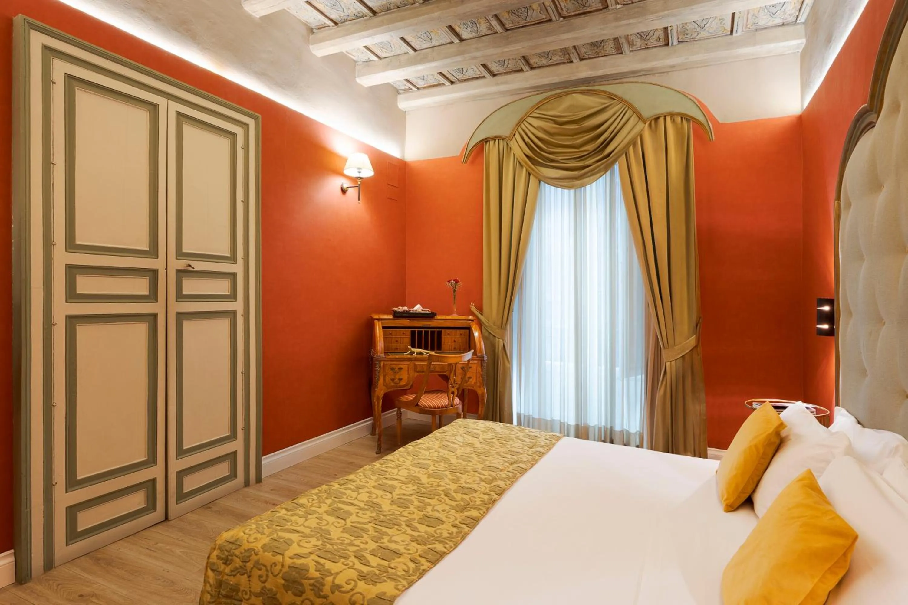 Bed in Palazzo Arone dei Baroni di Valentino