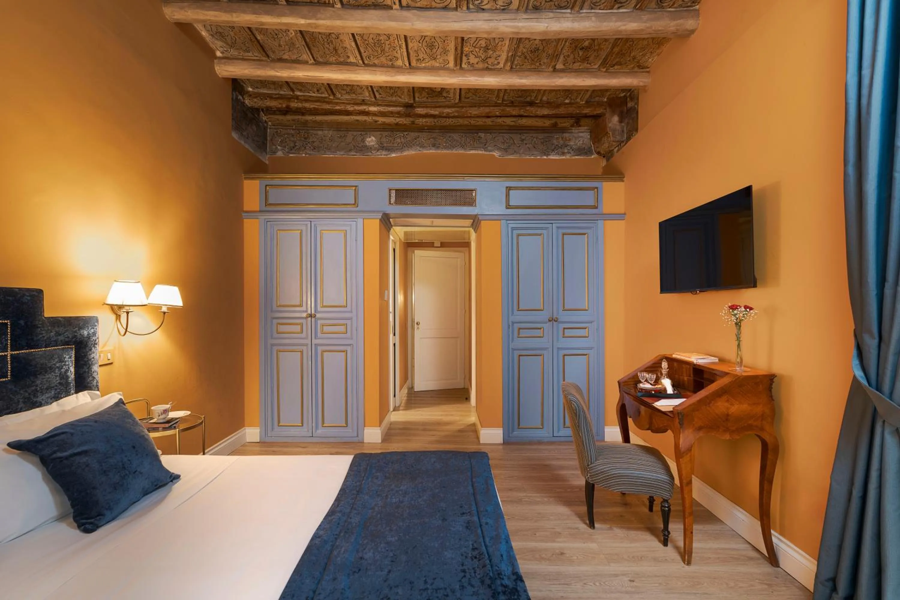 Bedroom, Bed in Palazzo Arone dei Baroni di Valentino