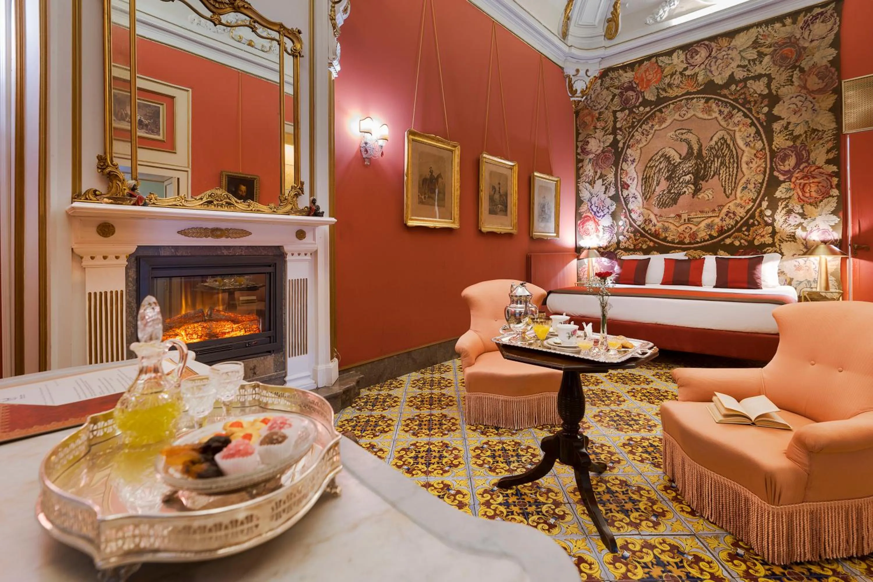 Bedroom in Palazzo Arone dei Baroni di Valentino