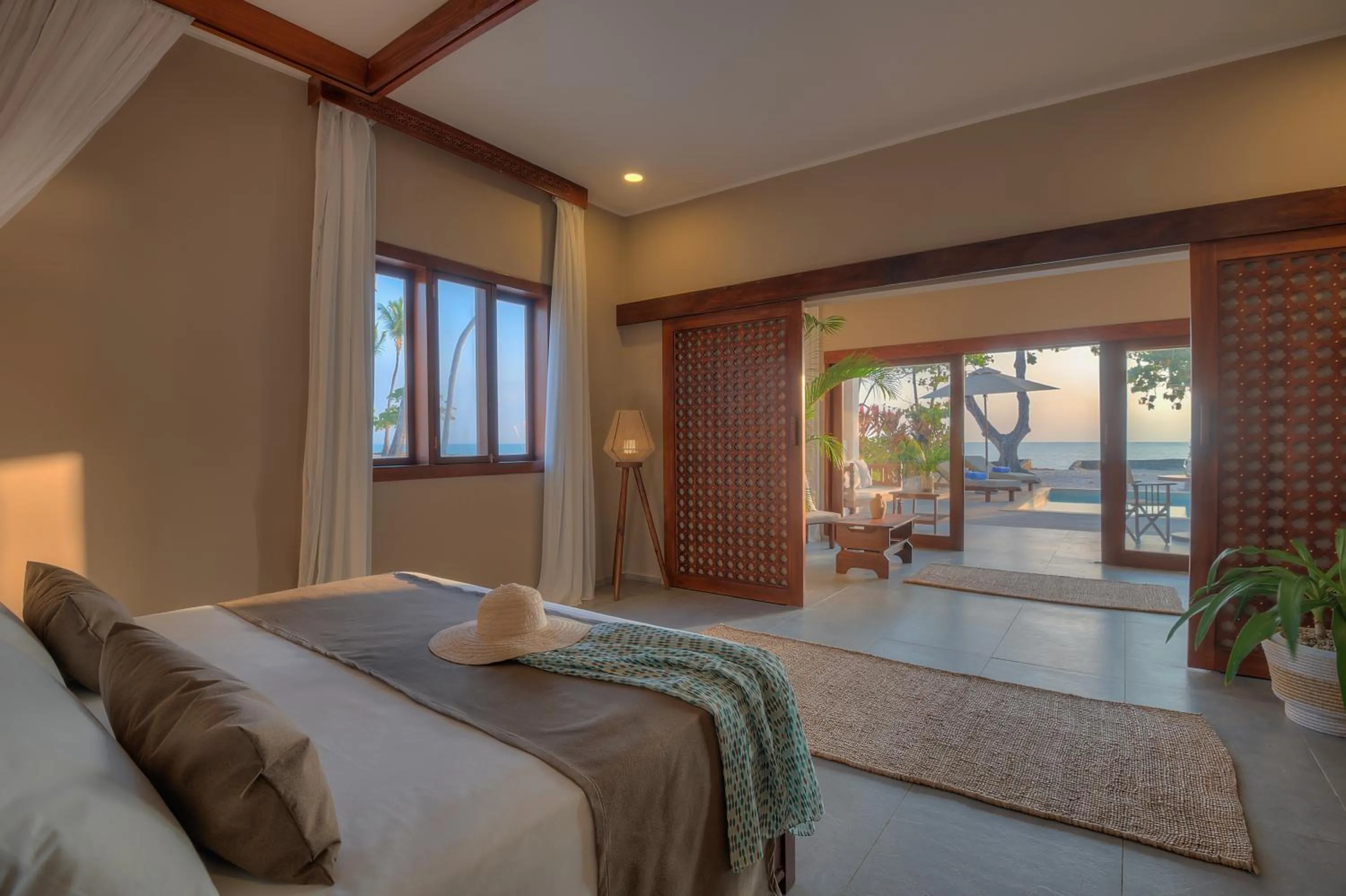 Bed in Diamonds Mapenzi Beach