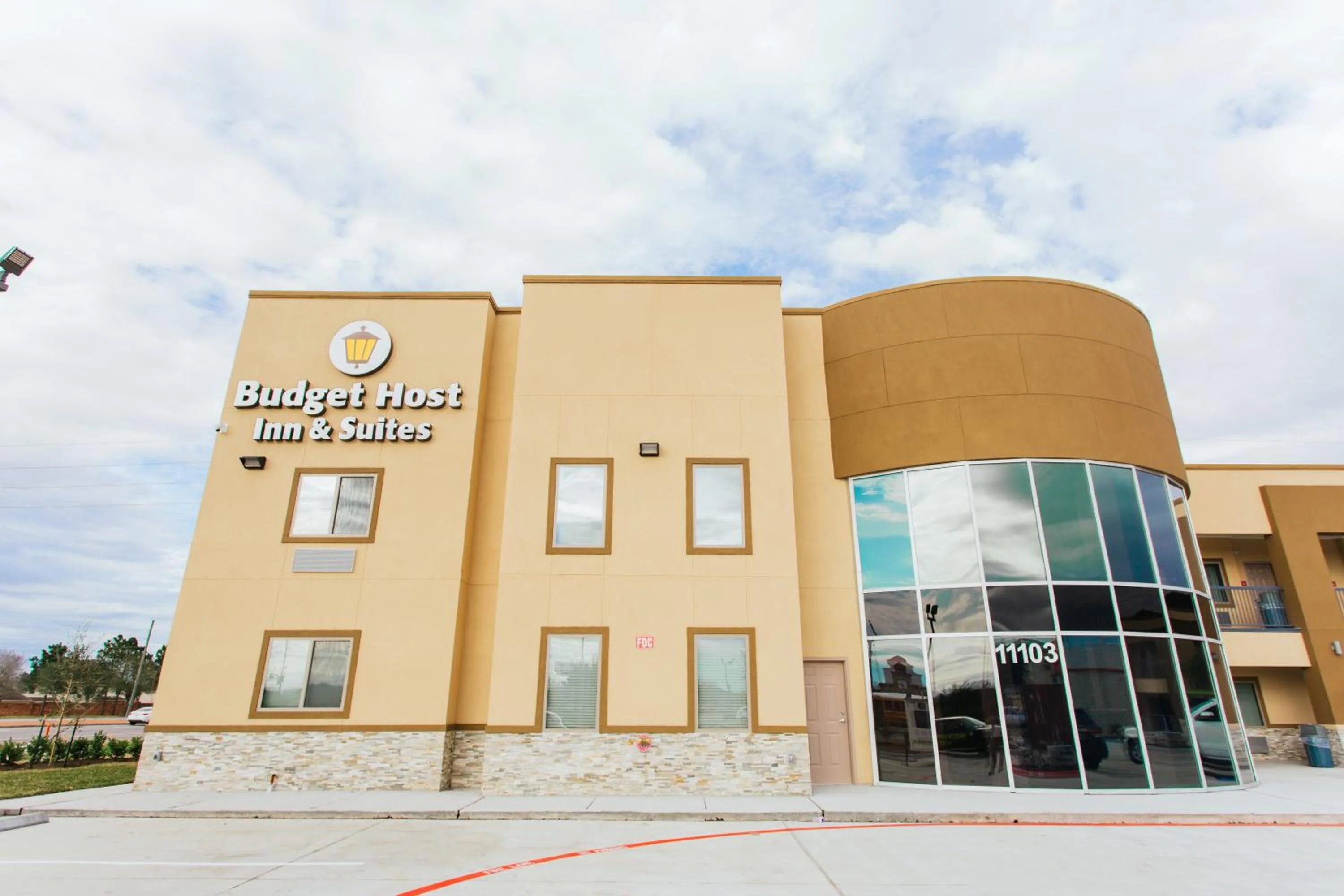 Budget Host Inn & Suites