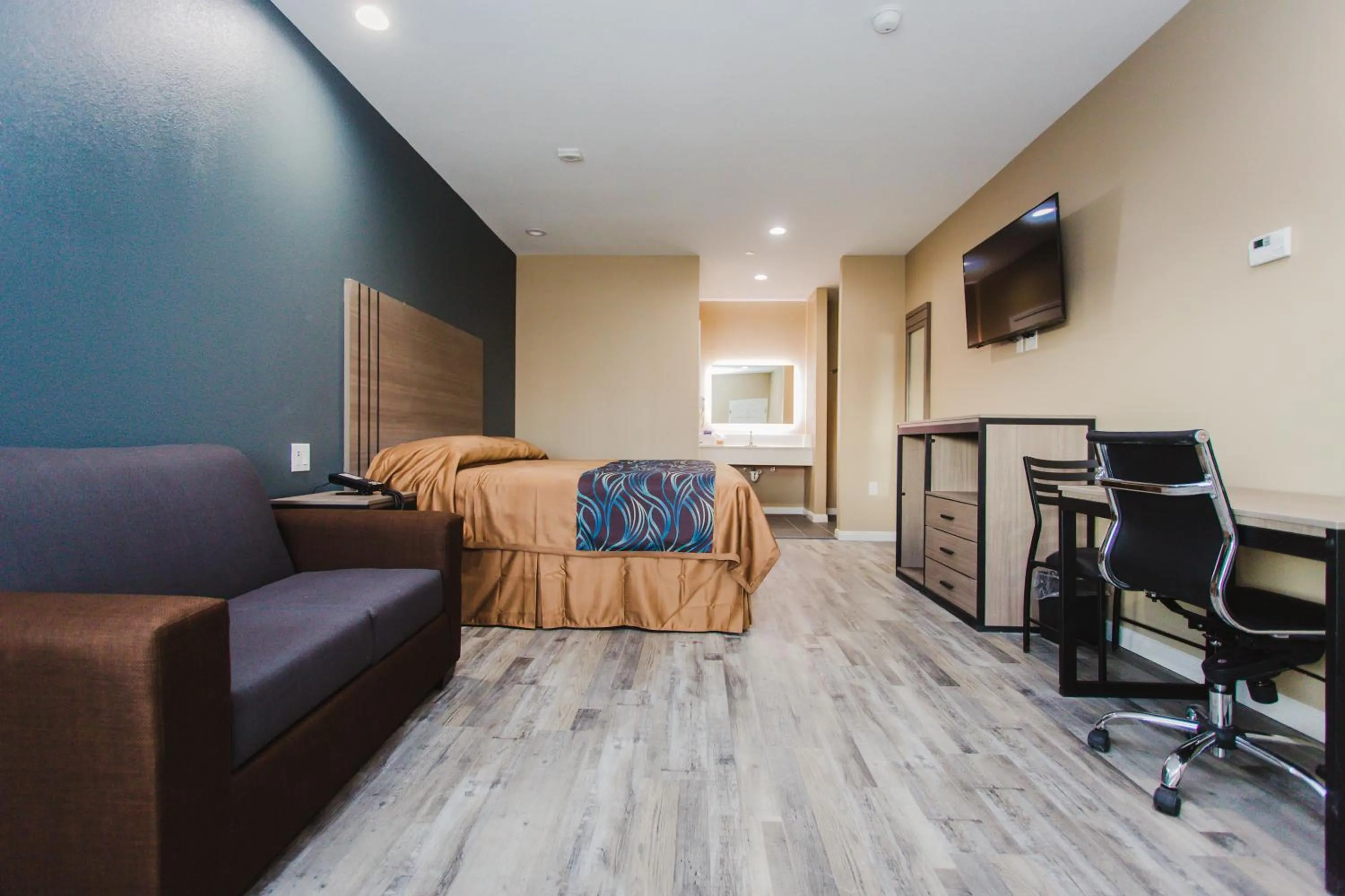 Budget Host Inn & Suites