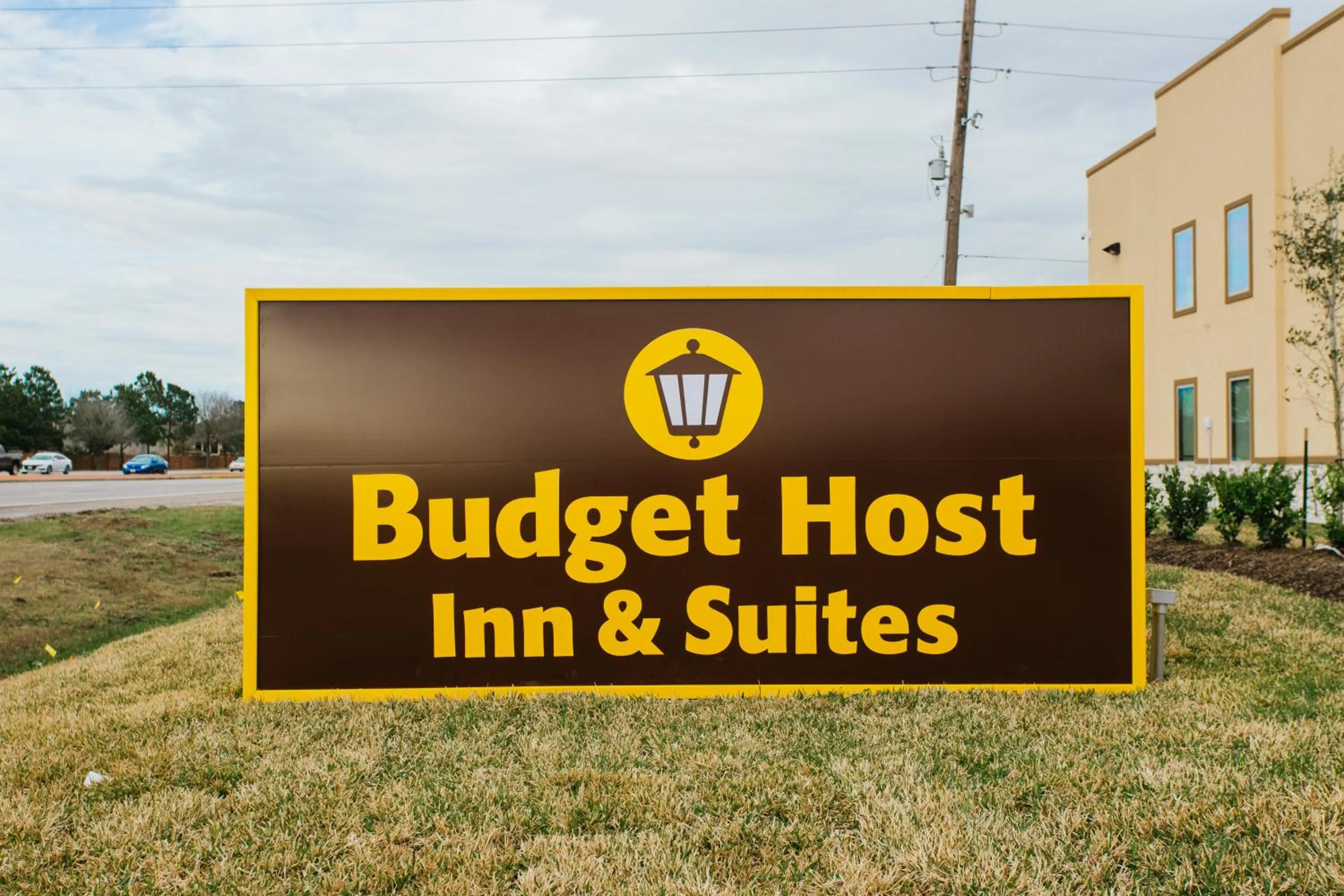 Budget Host Inn & Suites