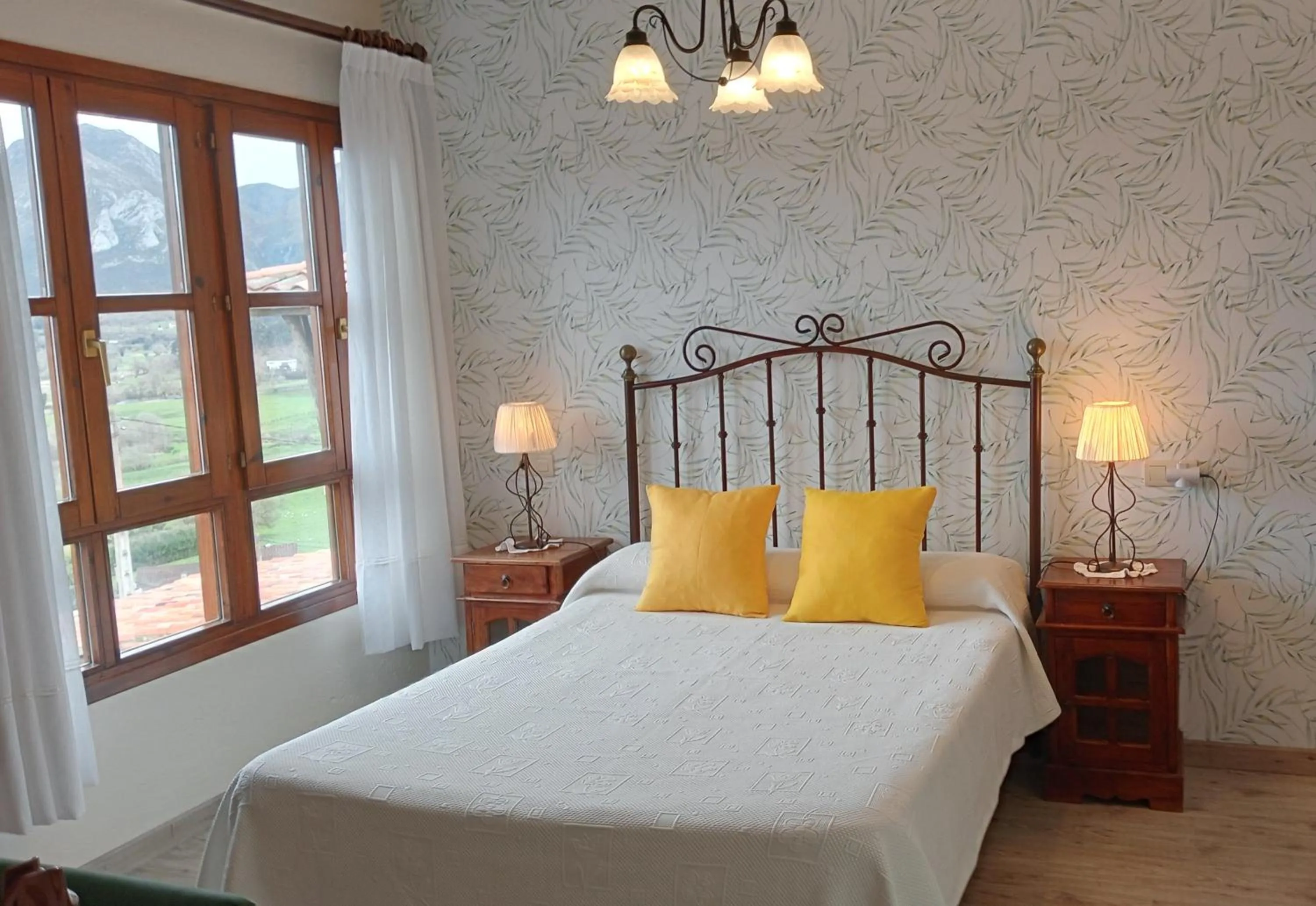 Bedroom, Bed in Hotel La Llosona