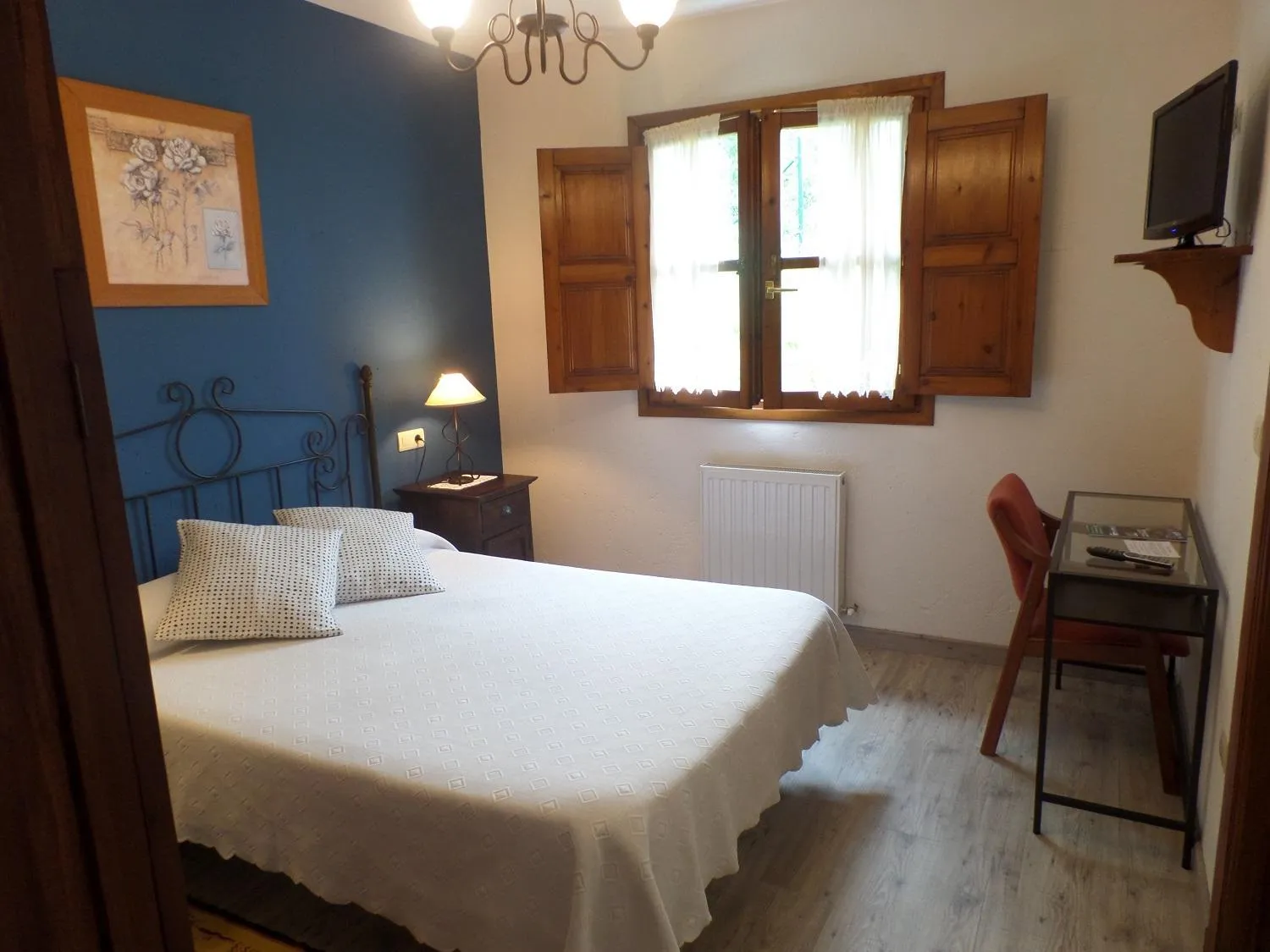 Bedroom in Hotel La Llosona